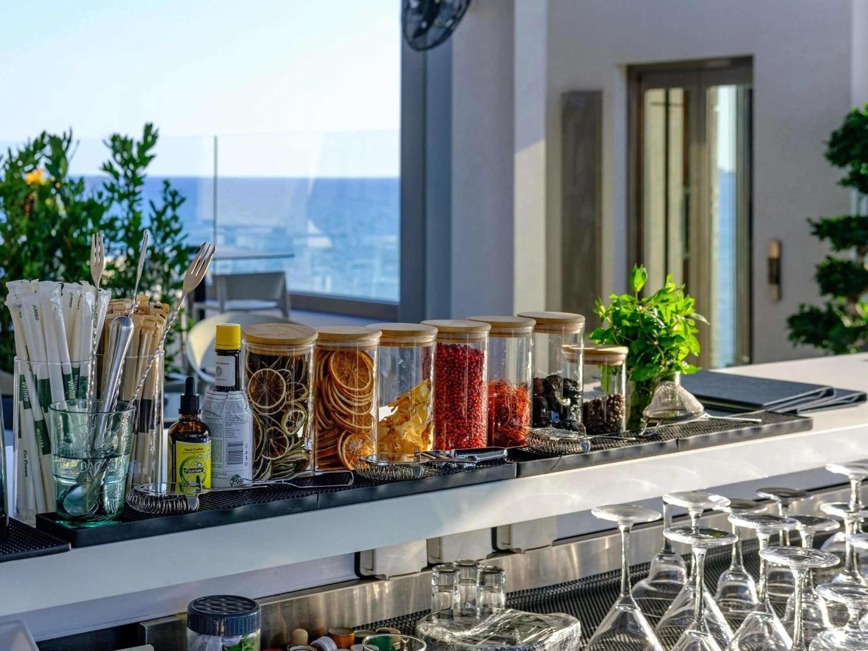 Lounge or bar in Mercure Larnaca Beach Resort