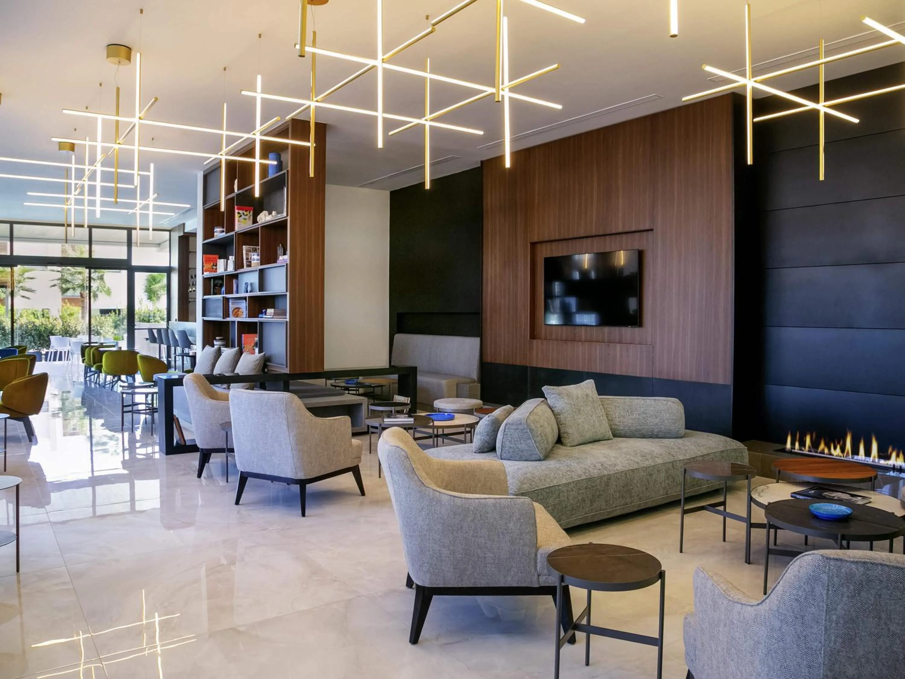 Lounge or bar in Mercure Larnaca Beach Resort