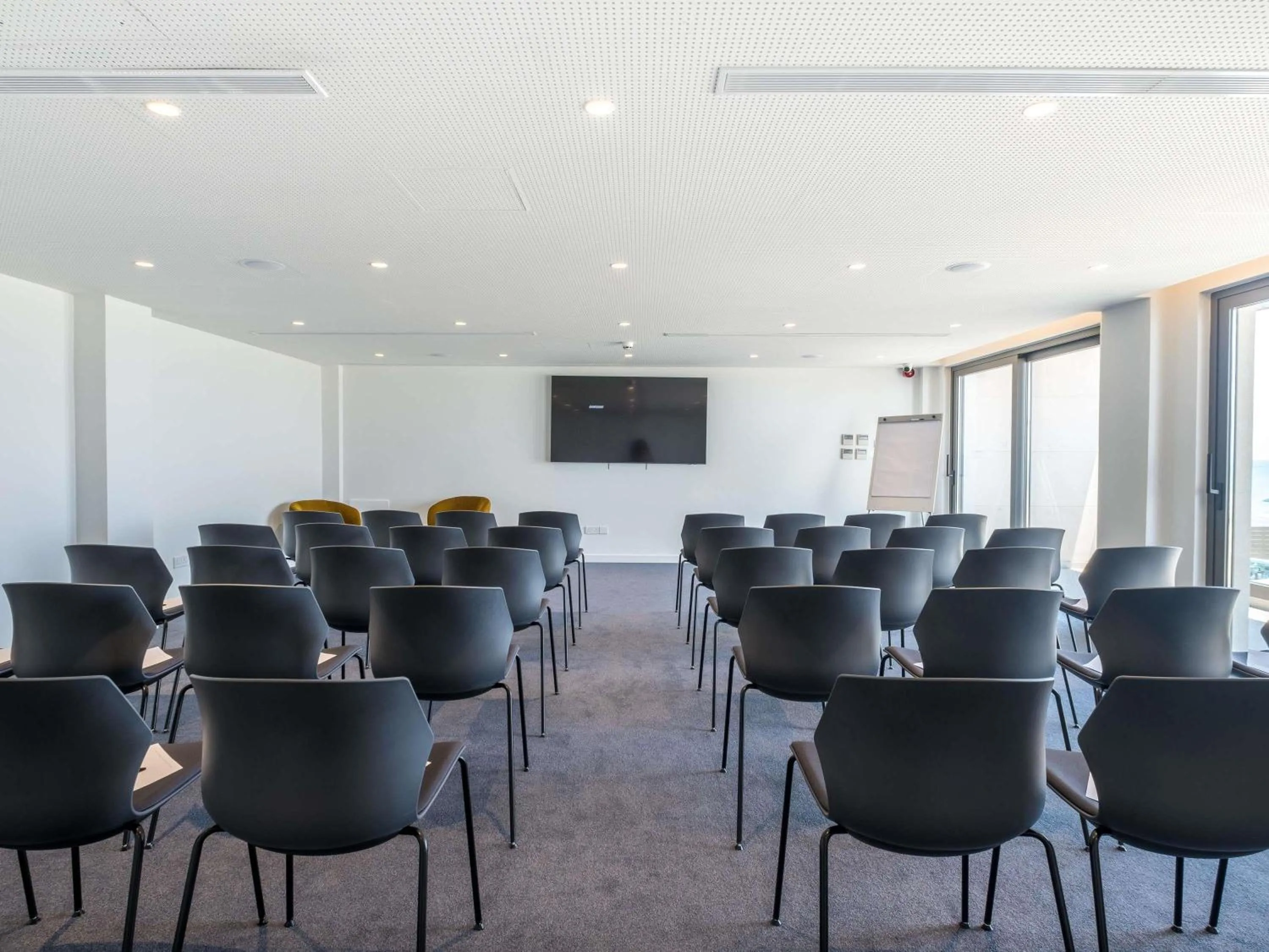 Meeting/conference room in Mercure Larnaca Beach Resort