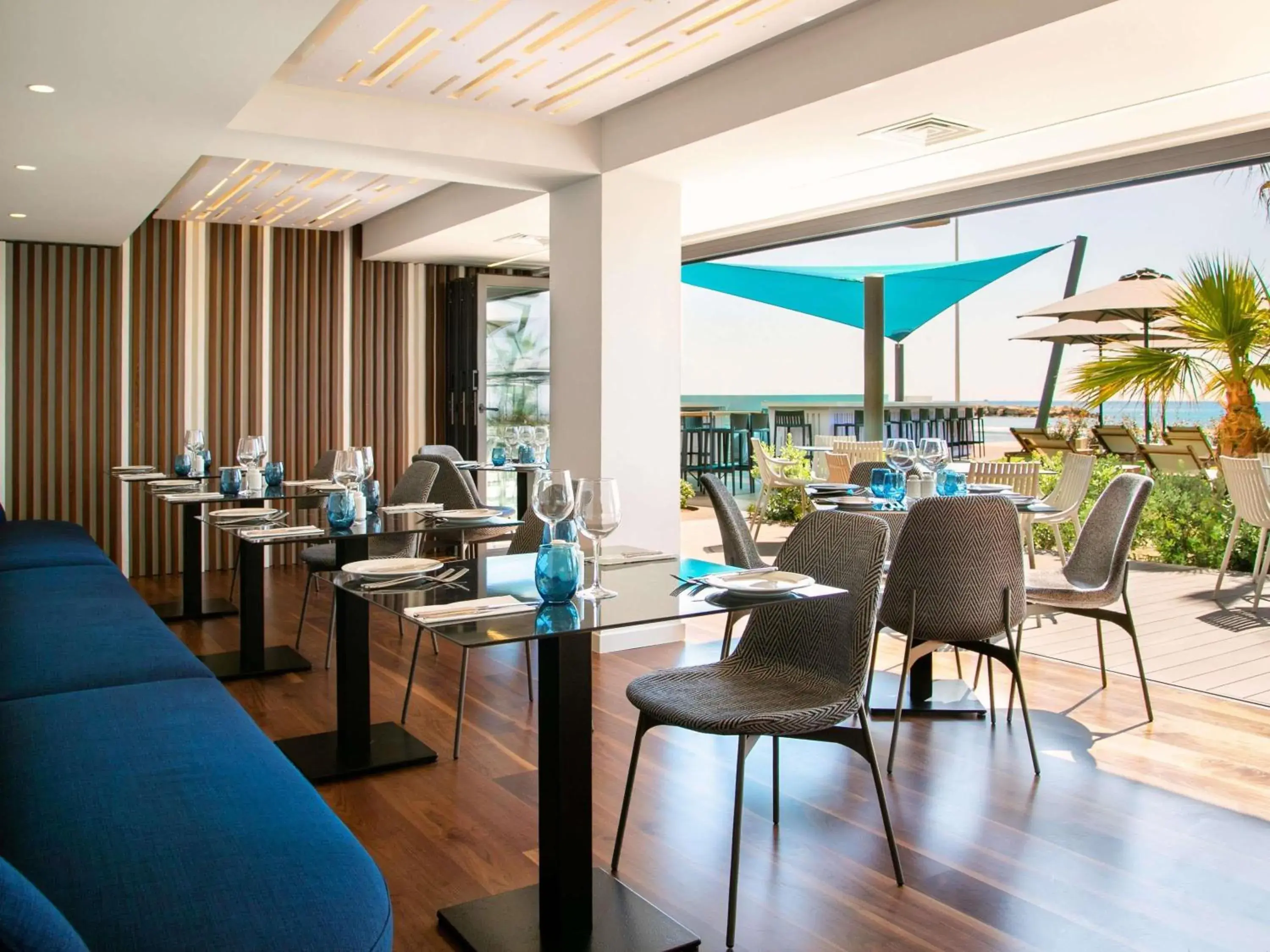 Restaurant/places to eat in Mercure Larnaca Beach Resort Restaurant/places to eat in Mercure Larnaca Beach Resort