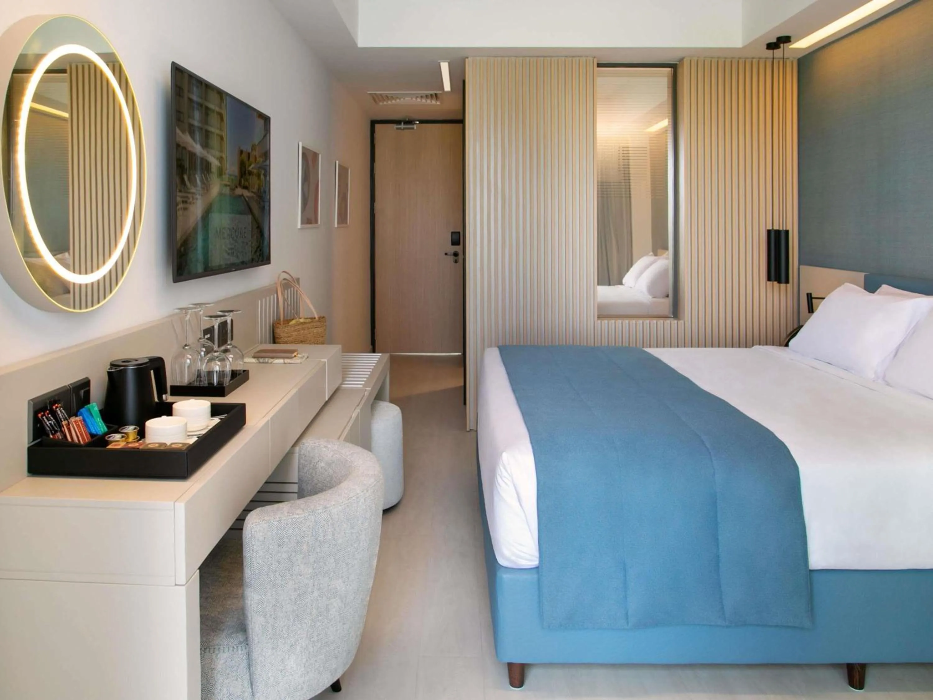 Bedroom, Bed in Mercure Larnaca Beach Resort