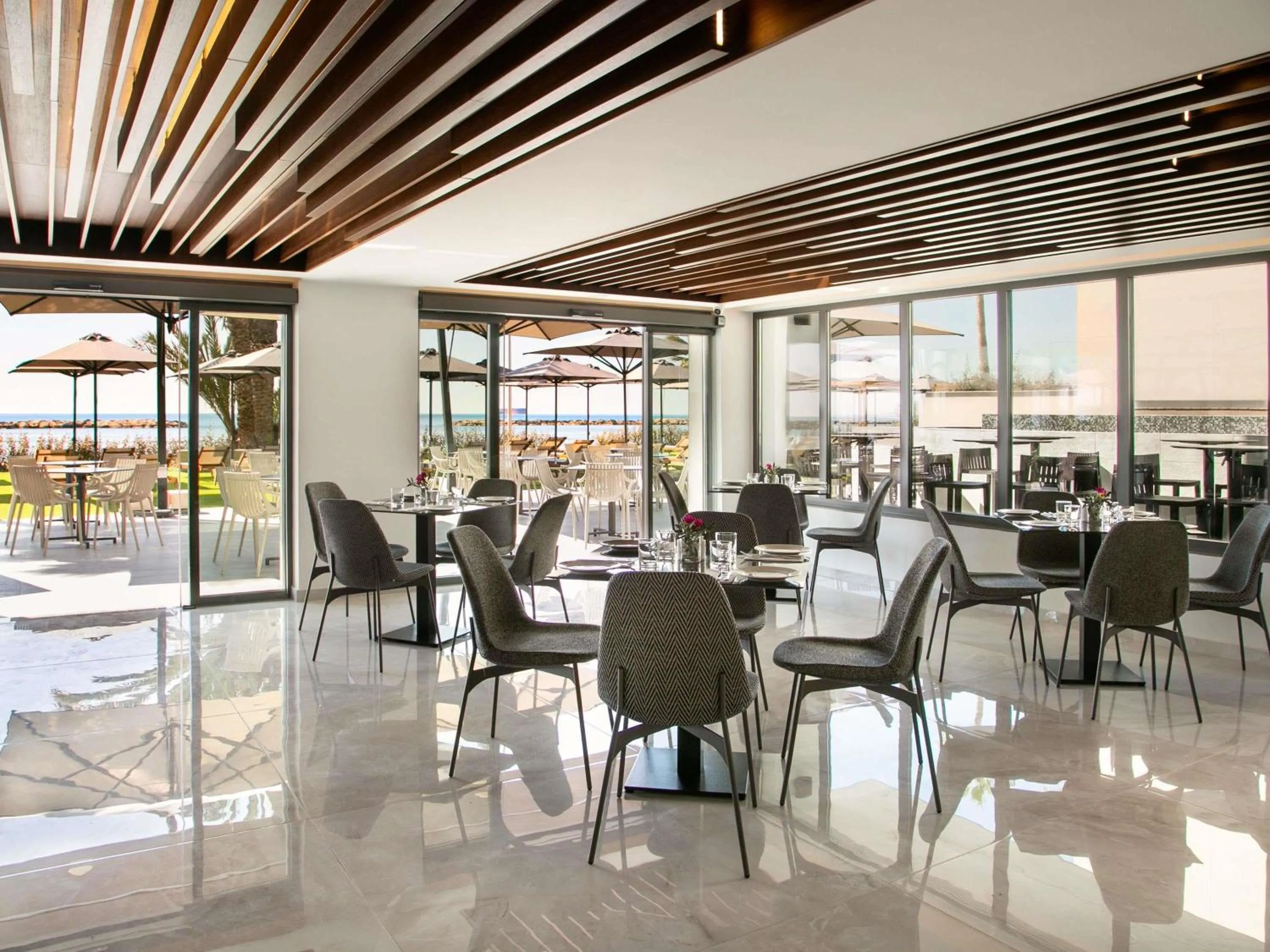 Restaurant/places to eat in Mercure Larnaca Beach Resort
