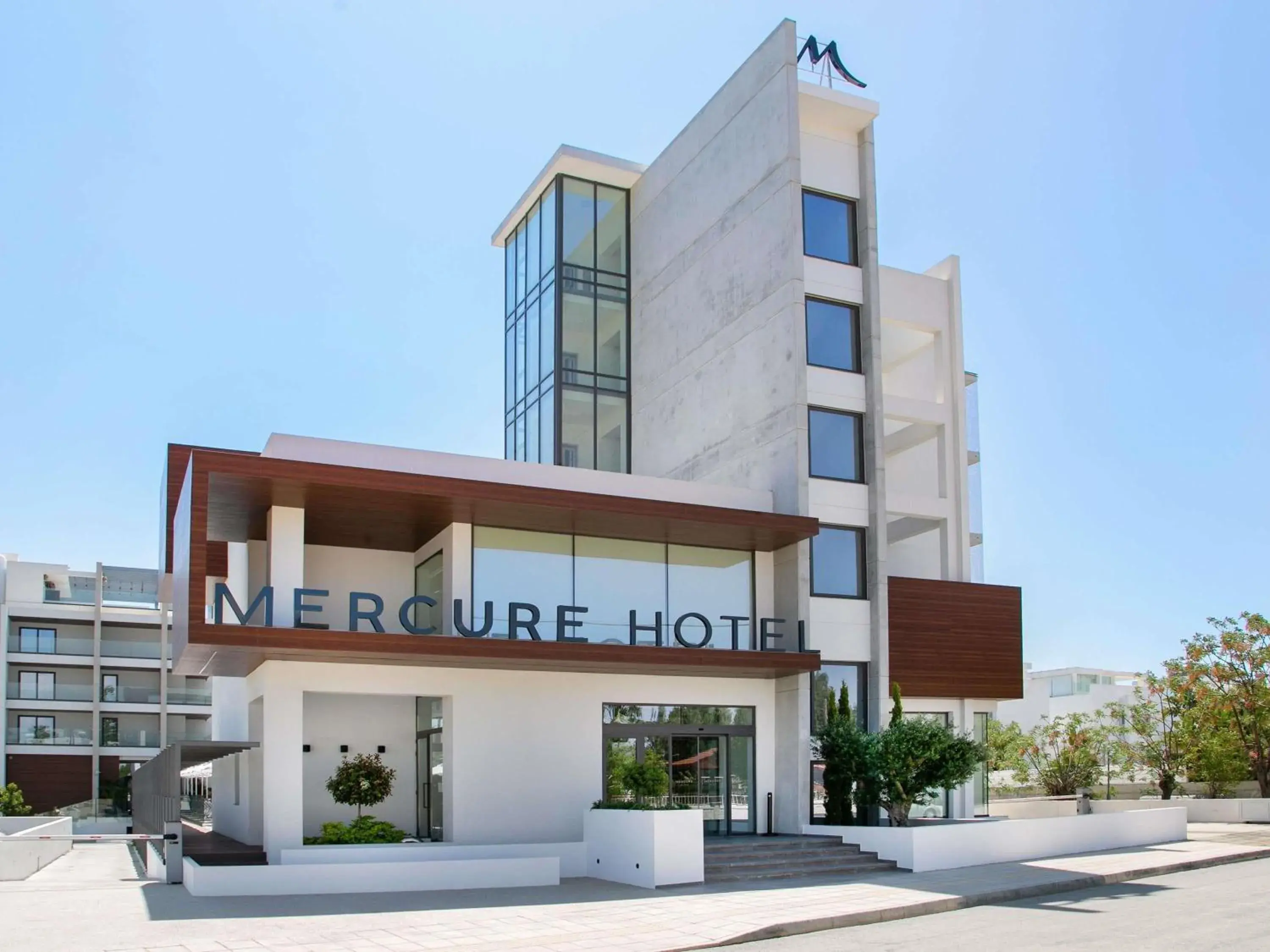 Property building in Mercure Larnaca Beach Resort Property building in Mercure Larnaca Beach Resort