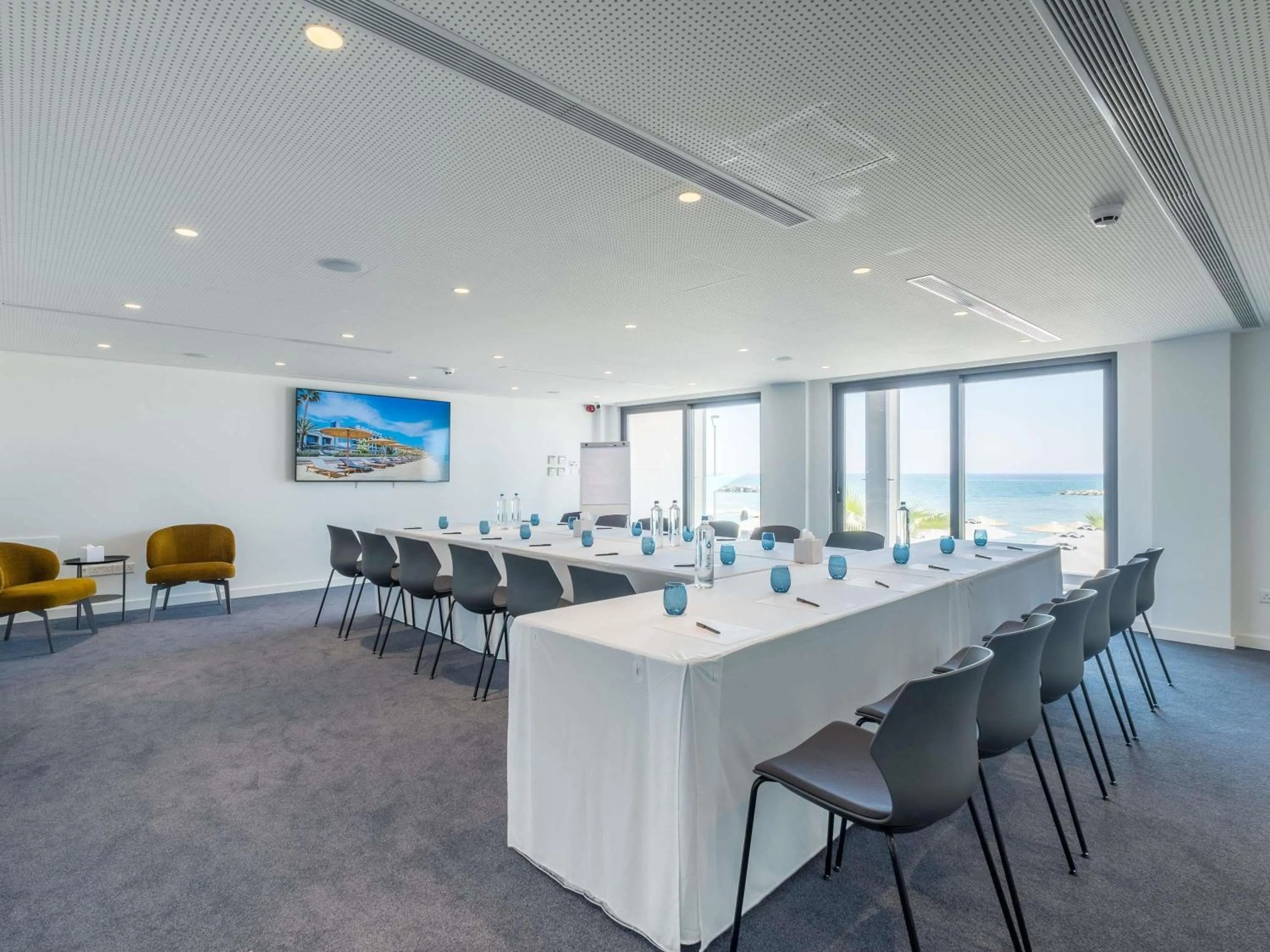 Meeting/conference room in Mercure Larnaca Beach Resort