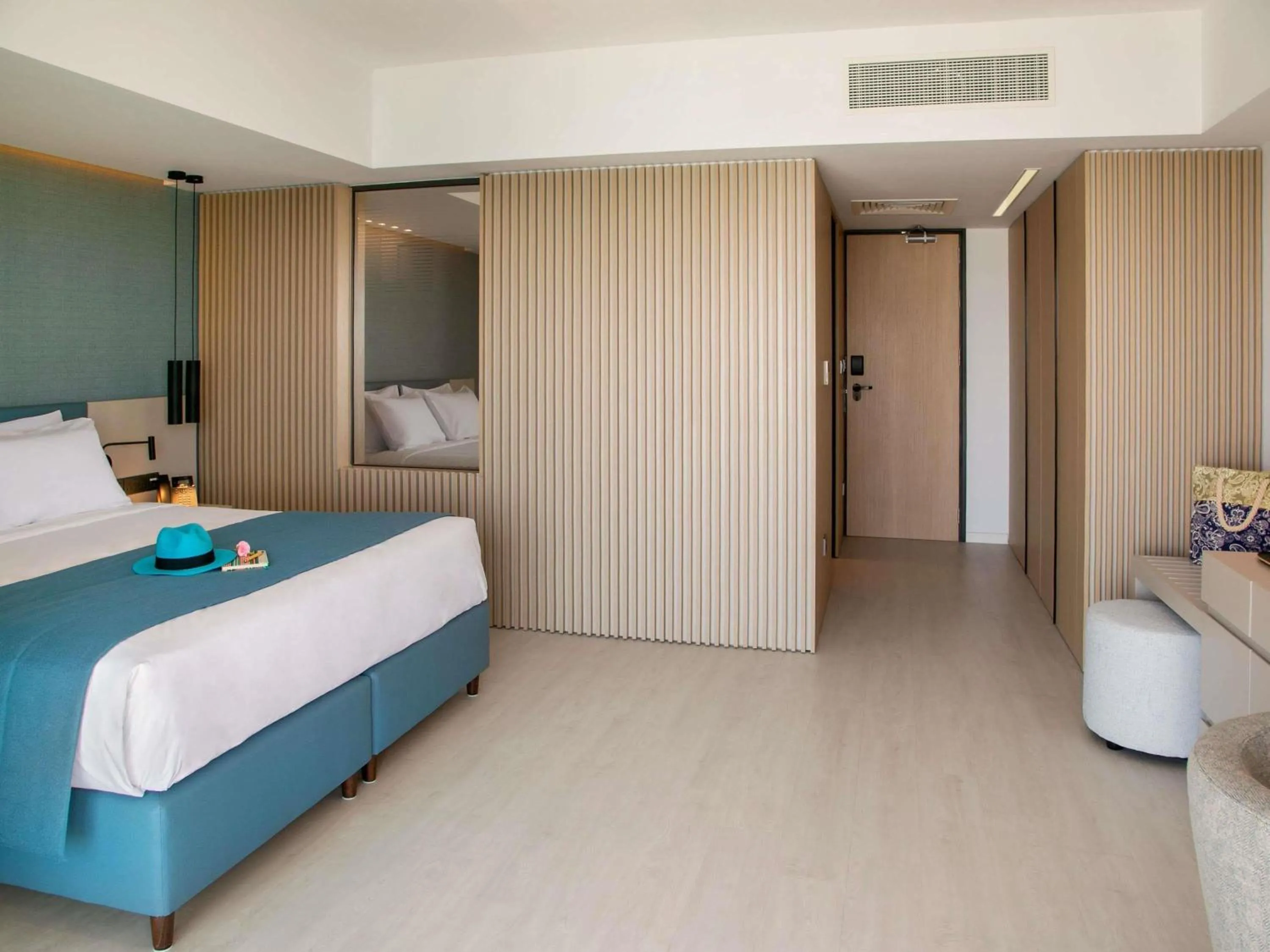 Bedroom, Bed in Mercure Larnaca Beach Resort