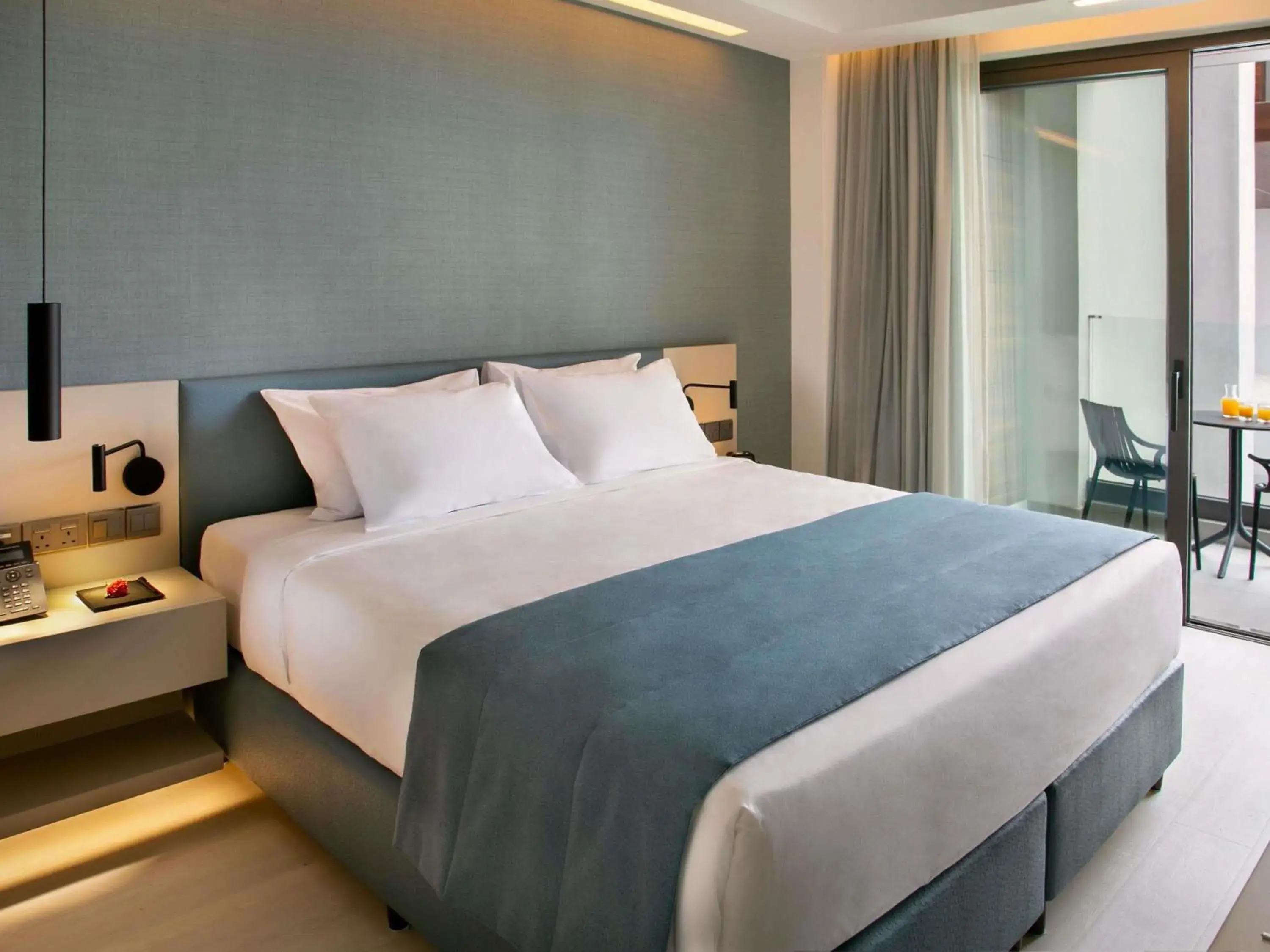 Bedroom, Bed in Mercure Larnaca Beach Resort Bedroom, Bed in Mercure Larnaca Beach Resort