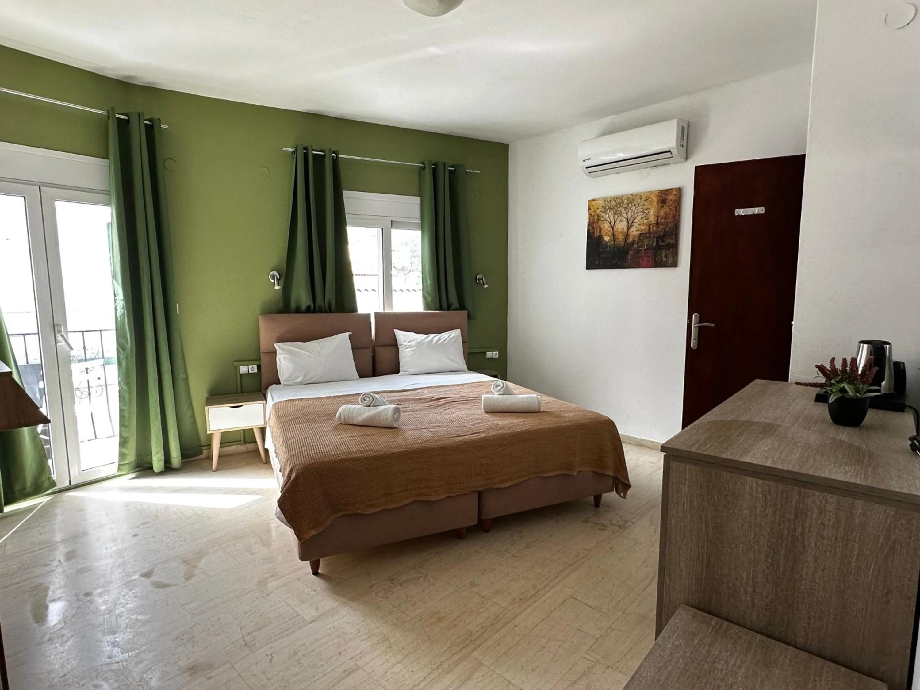 Bed in Skiathos Hills Studios