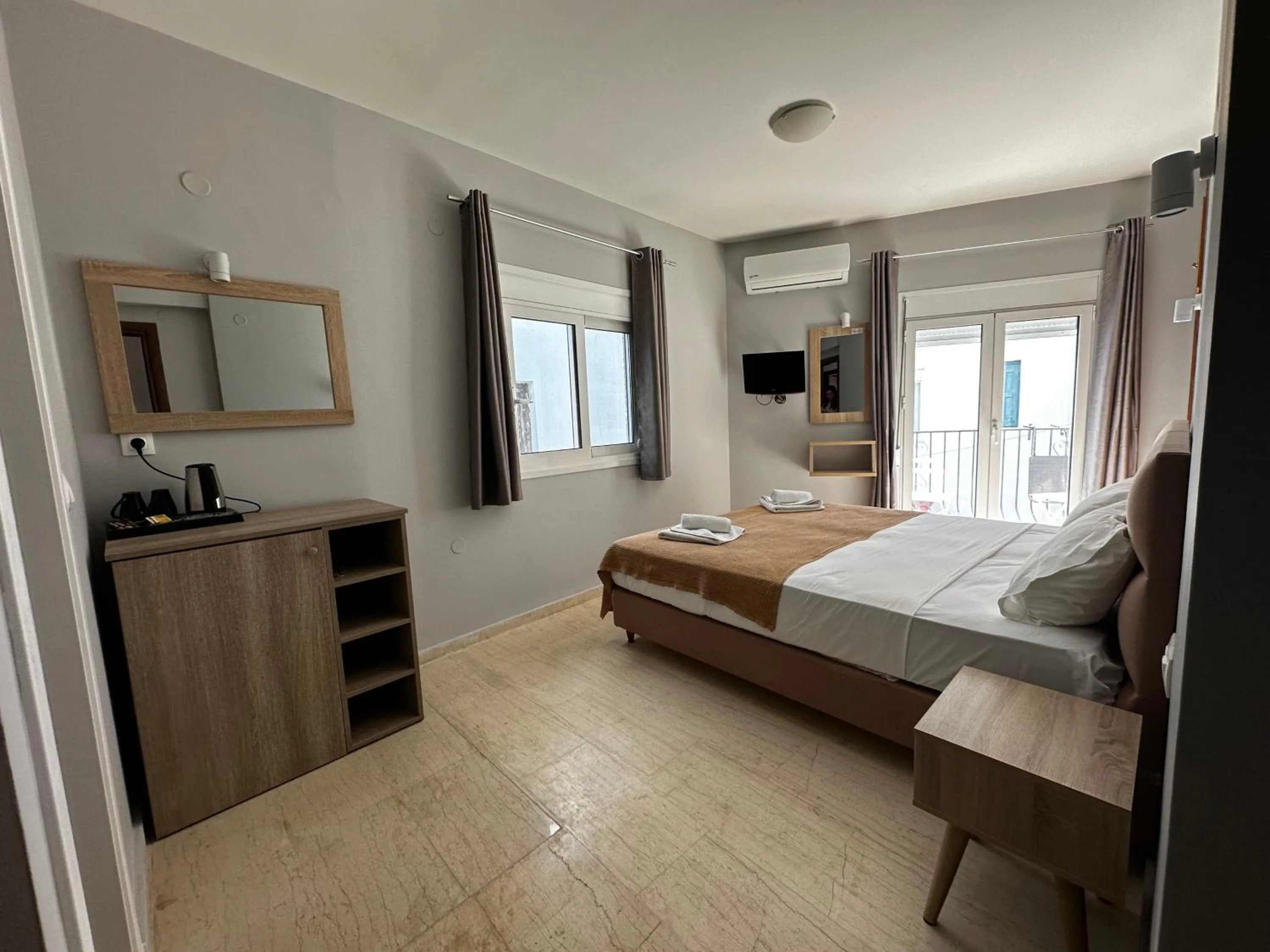 Bed in Skiathos Hills Studios