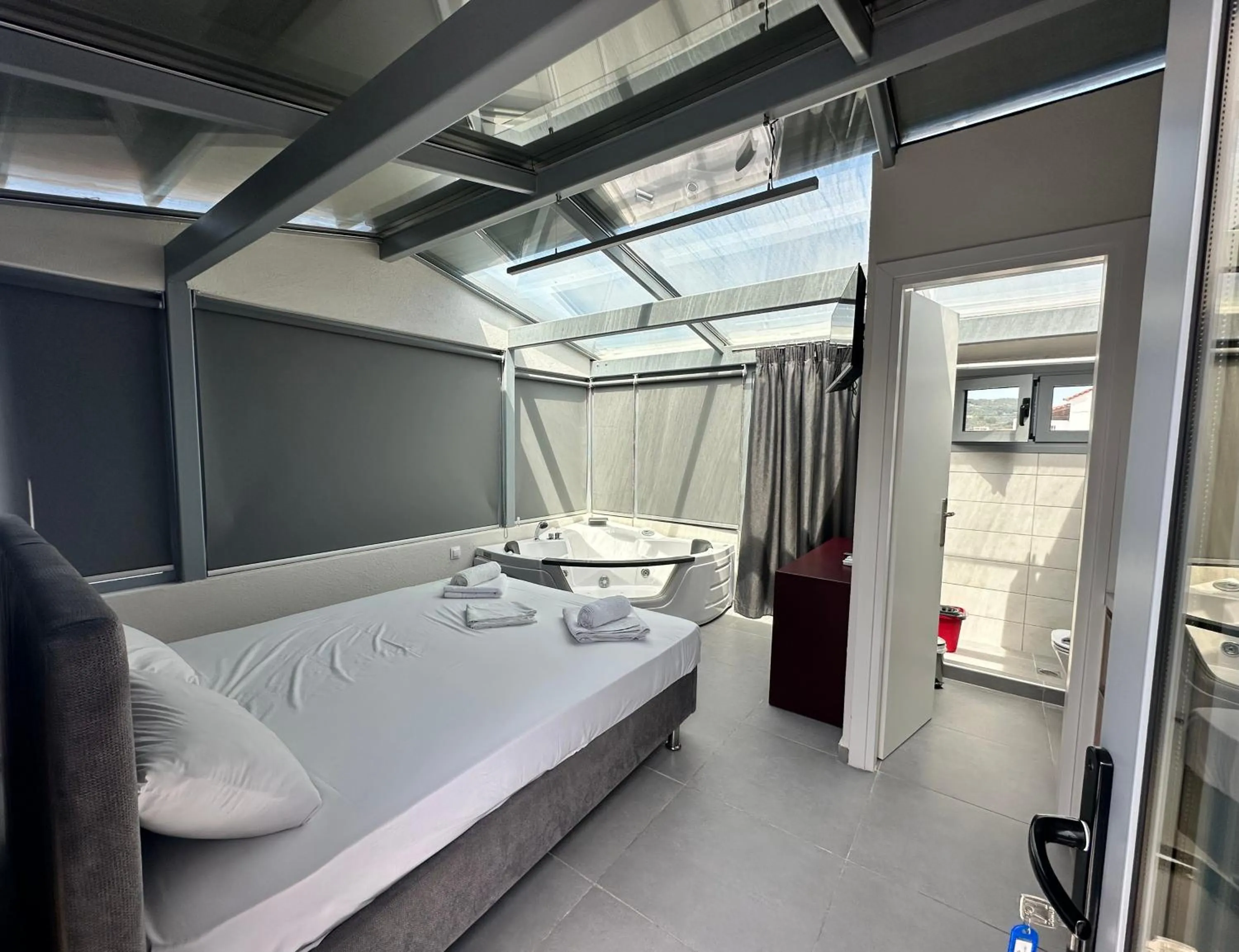 Bed in Skiathos Hills Studios