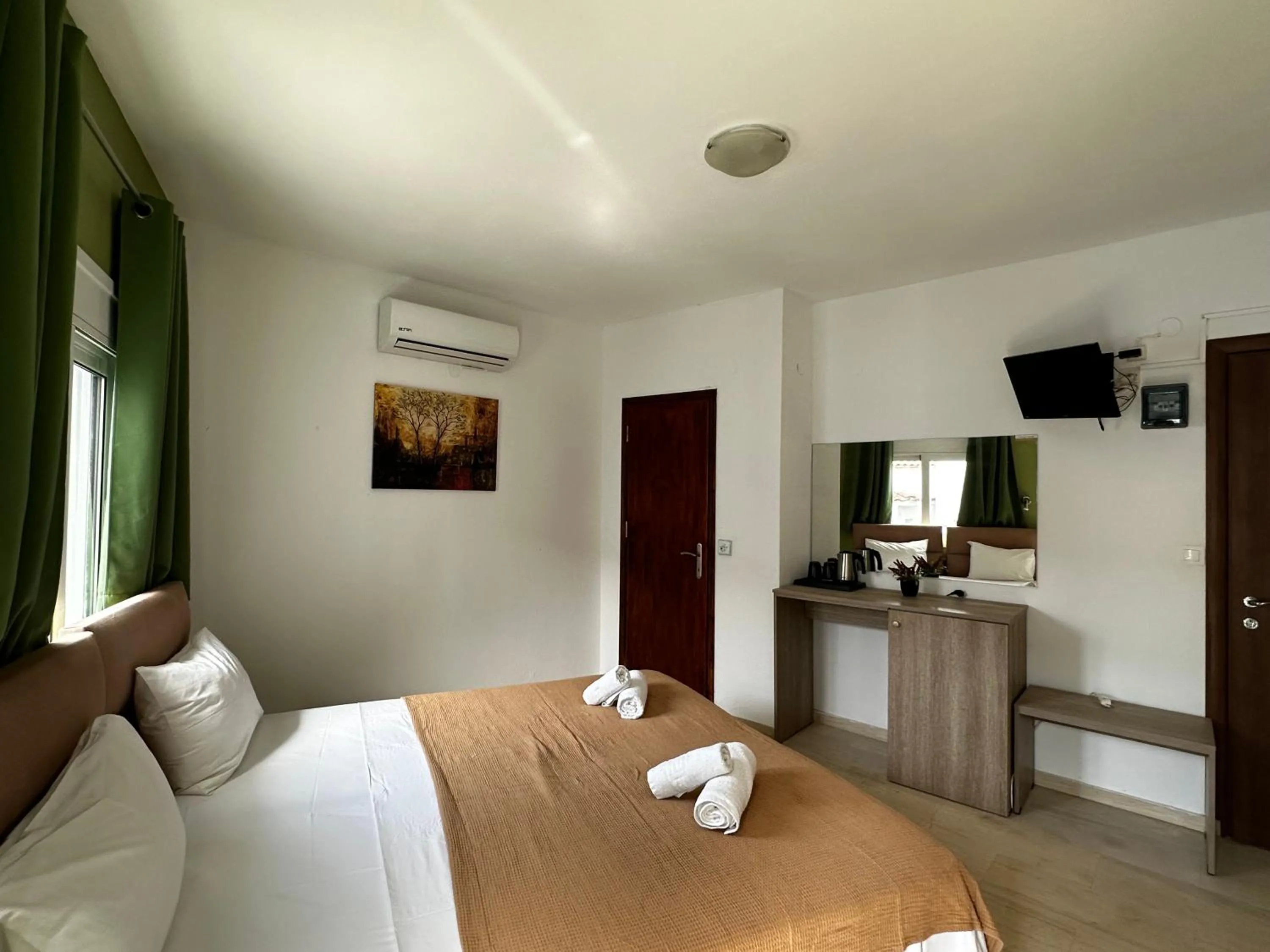 Bed in Skiathos Hills Studios