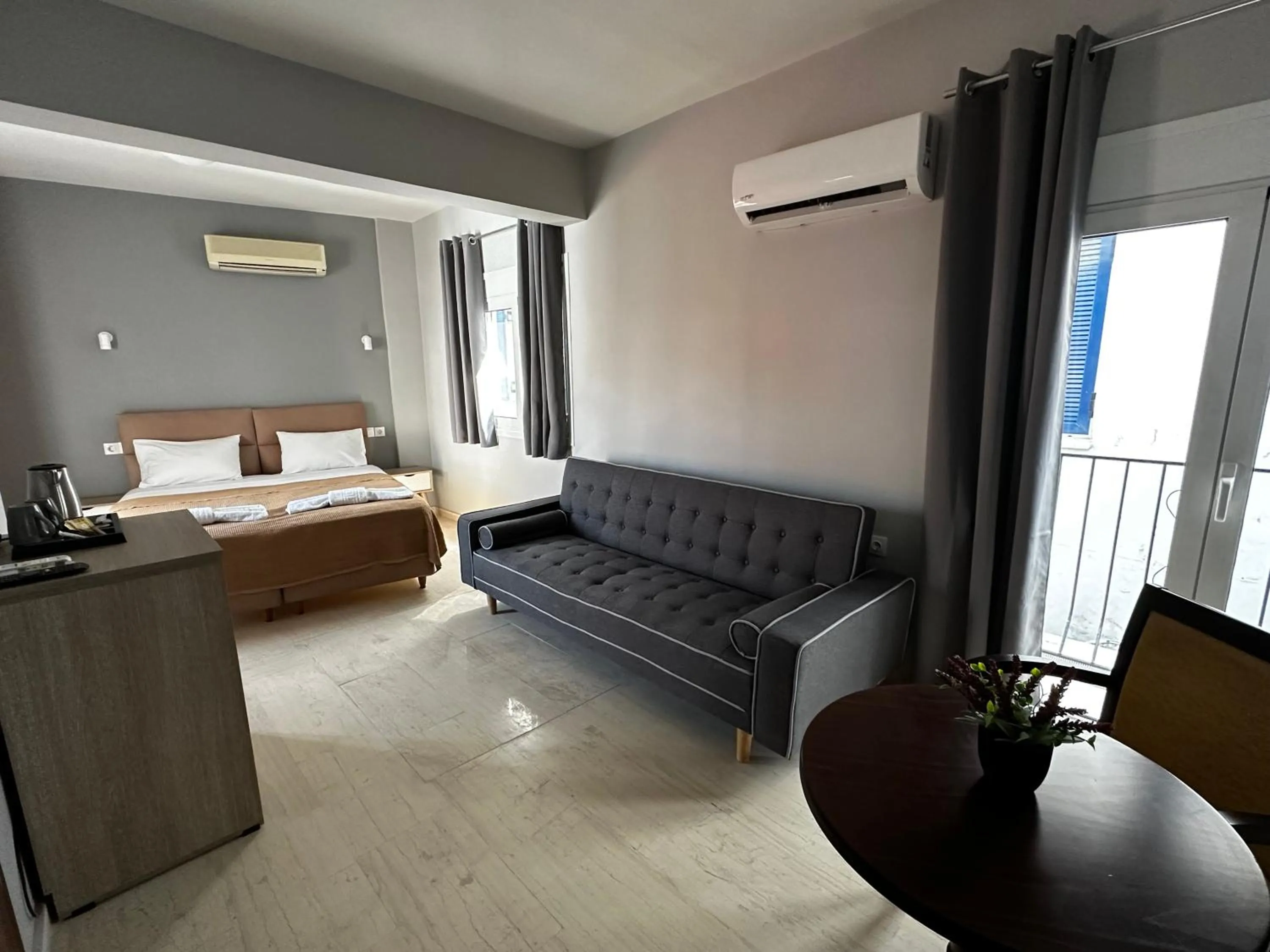 Bed in Skiathos Hills Studios