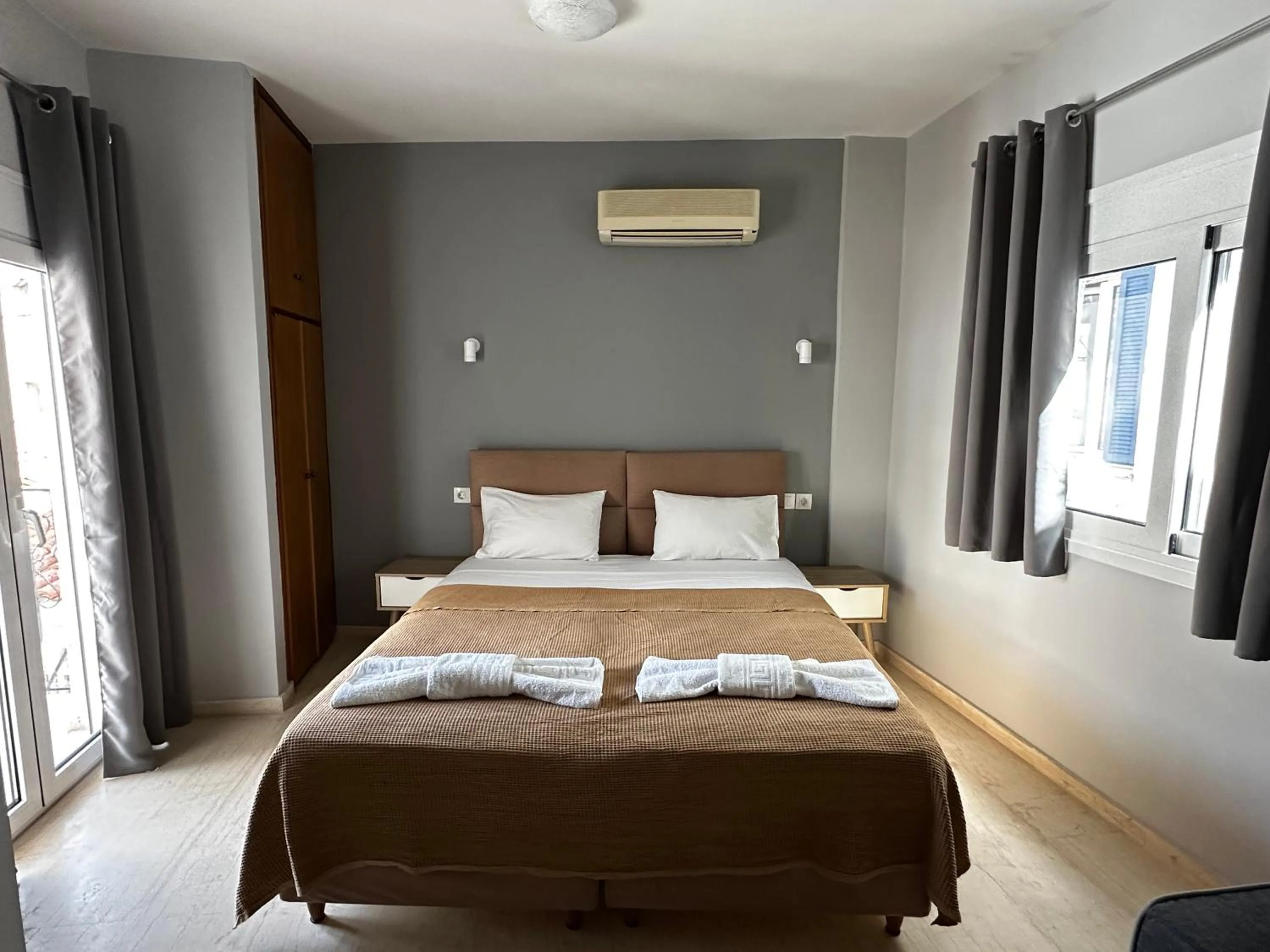 Bed in Skiathos Hills Studios