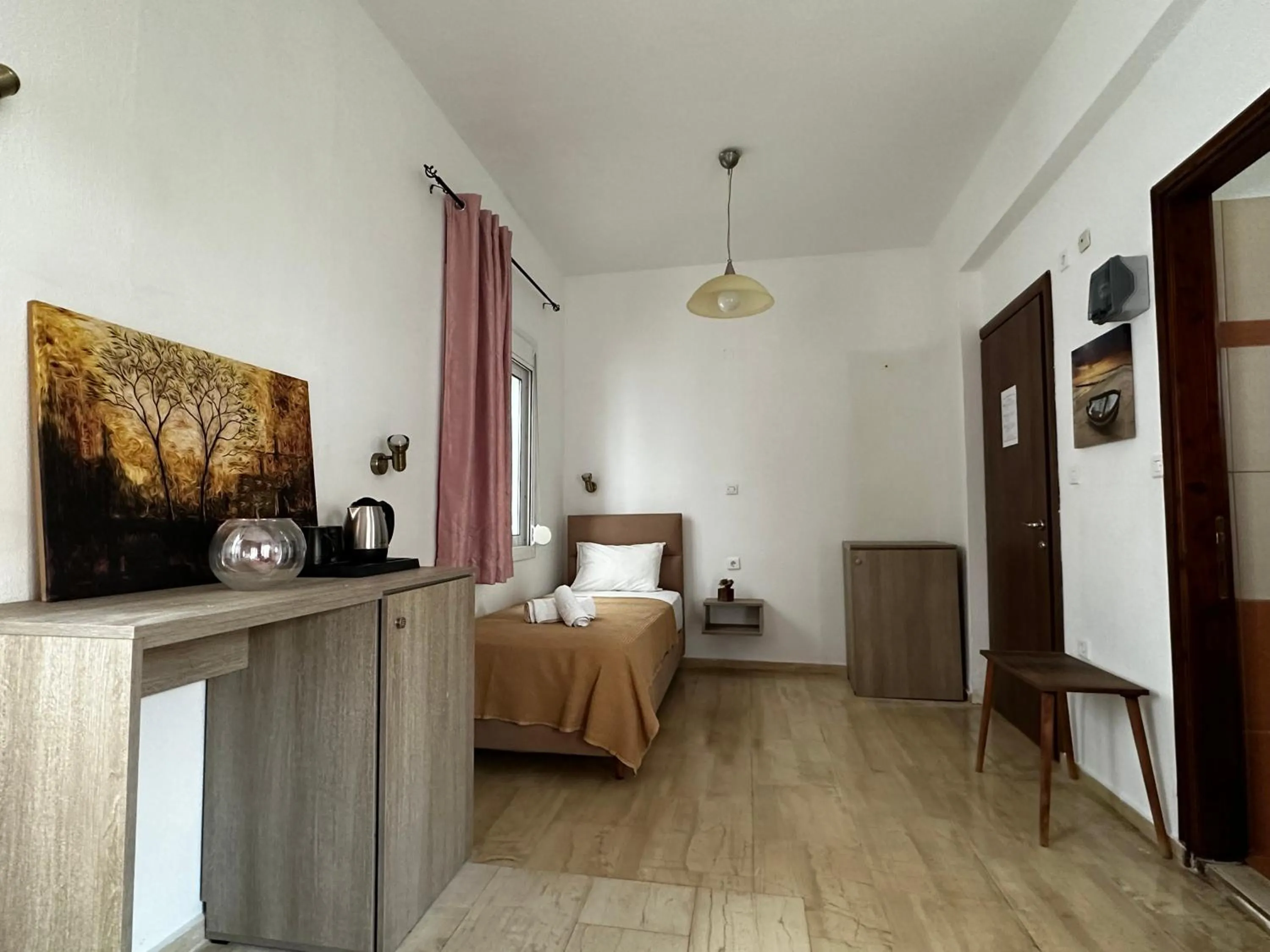 Bed in Skiathos Hills Studios