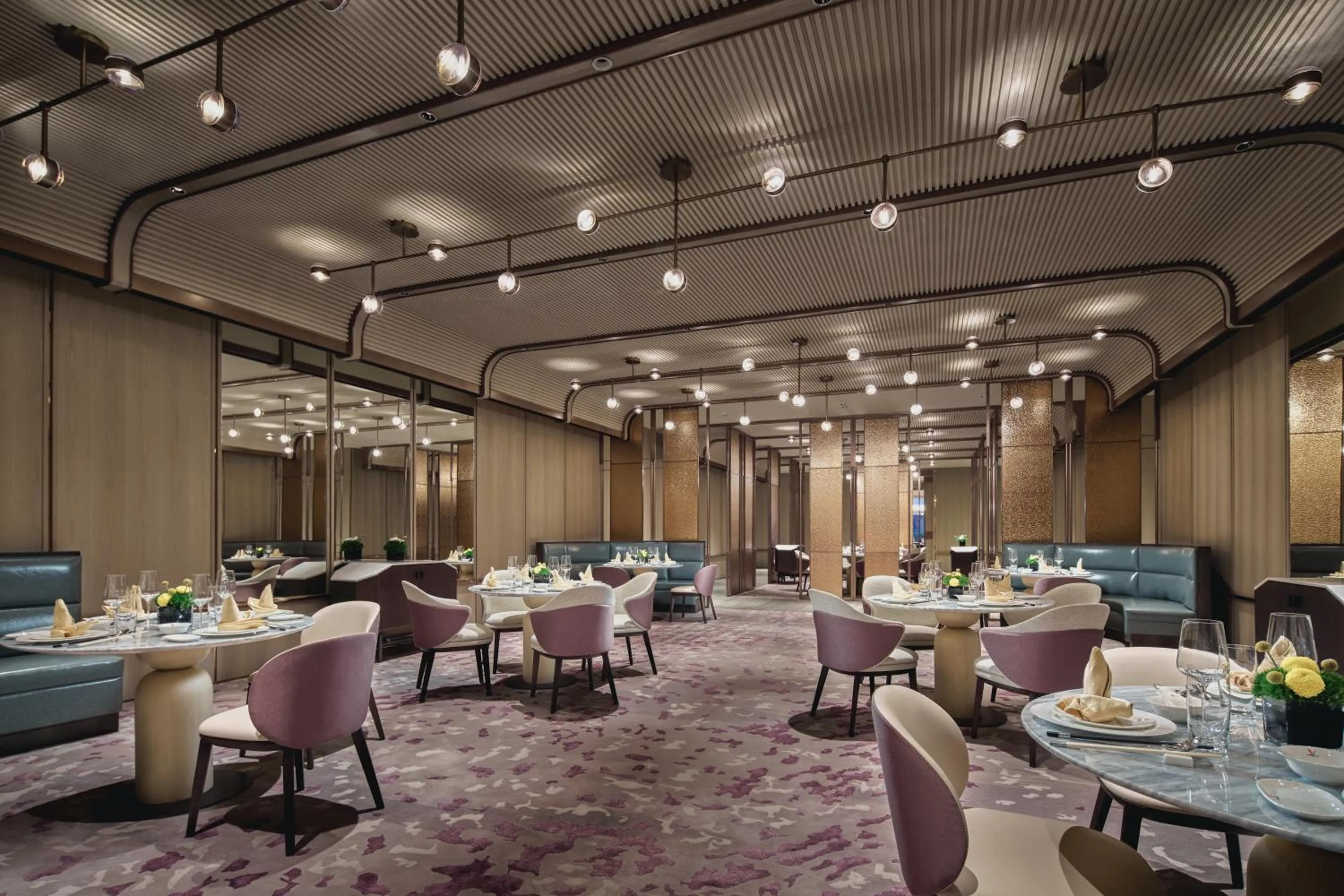 Restaurant/places to eat in Crowne Plaza Hangzhou Riverside by IHG