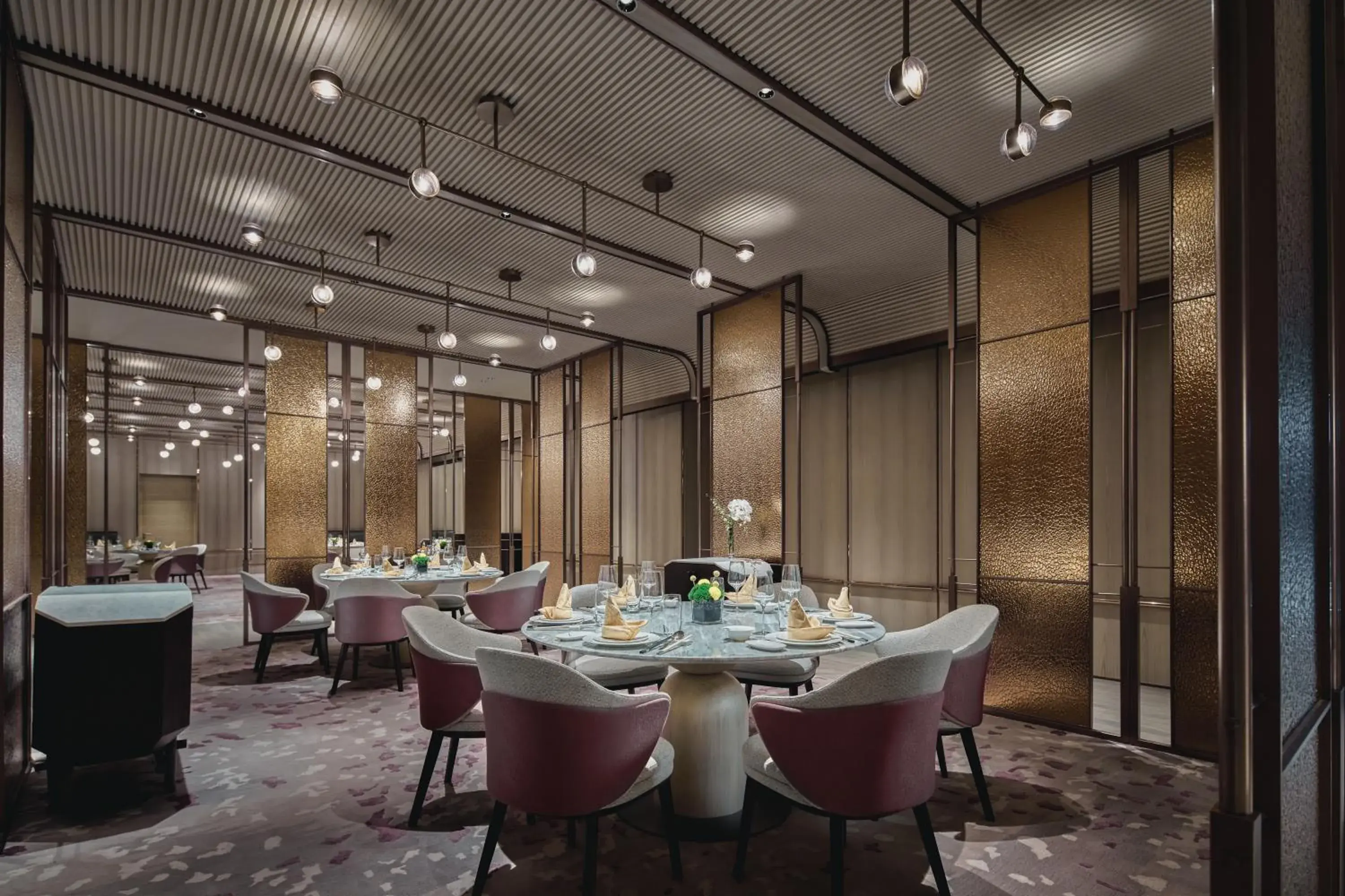 Restaurant/places to eat in Crowne Plaza Hangzhou Riverside by IHG Restaurant/places to eat in Crowne Plaza Hangzhou Riverside by IHG