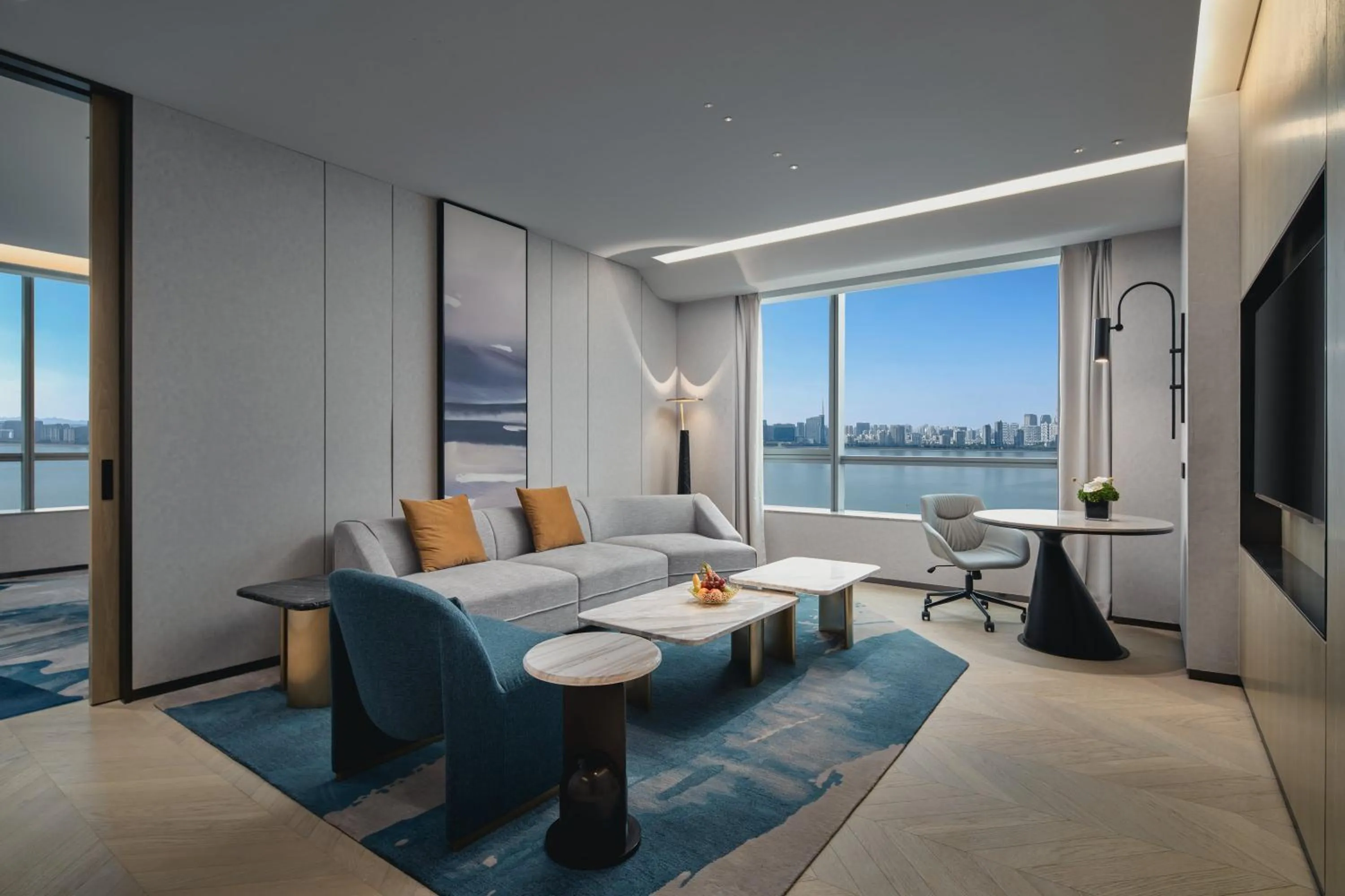 Bedroom in Crowne Plaza Hangzhou Riverside by IHG