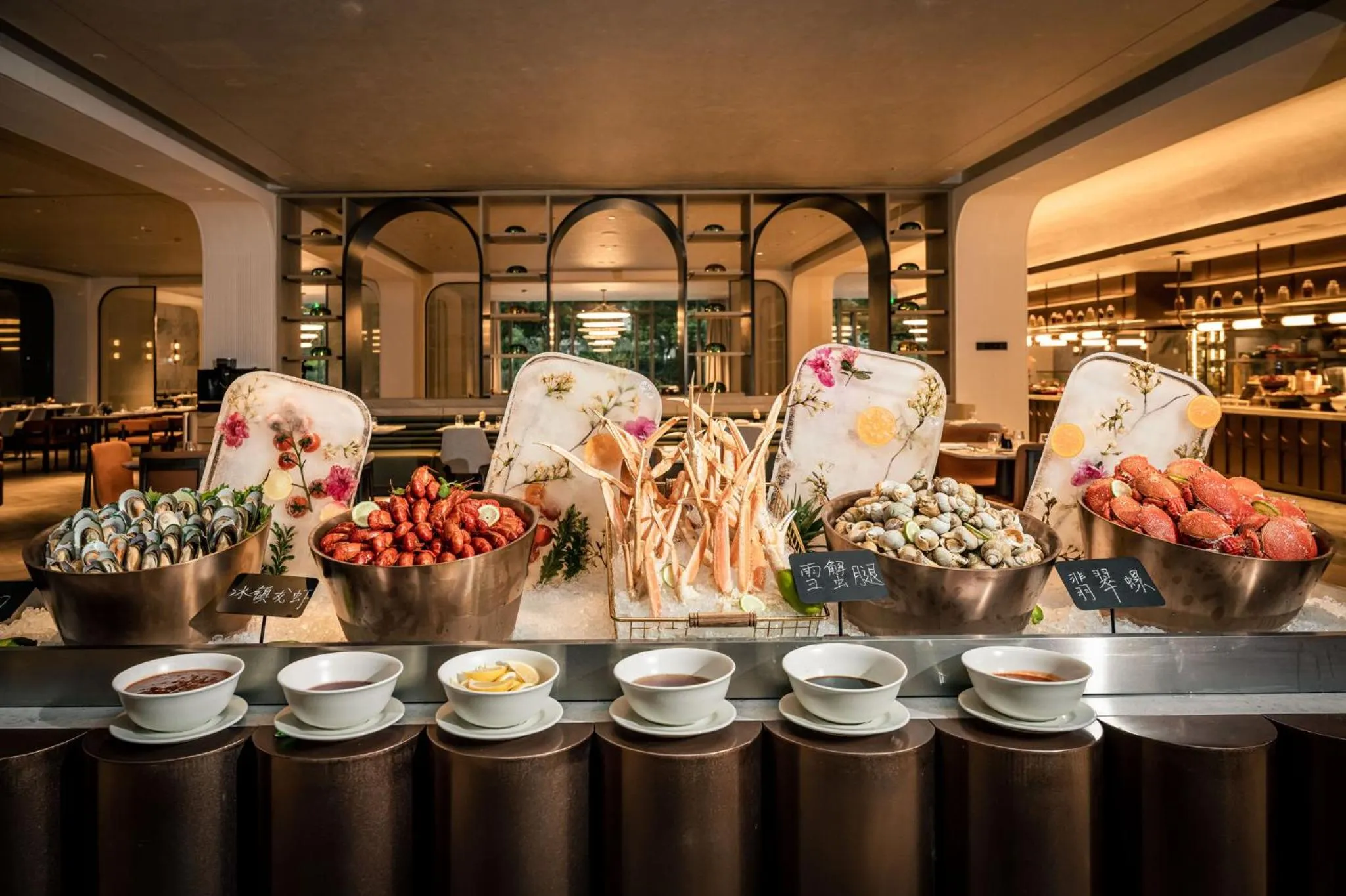 Restaurant/places to eat in Crowne Plaza Hangzhou Riverside by IHG