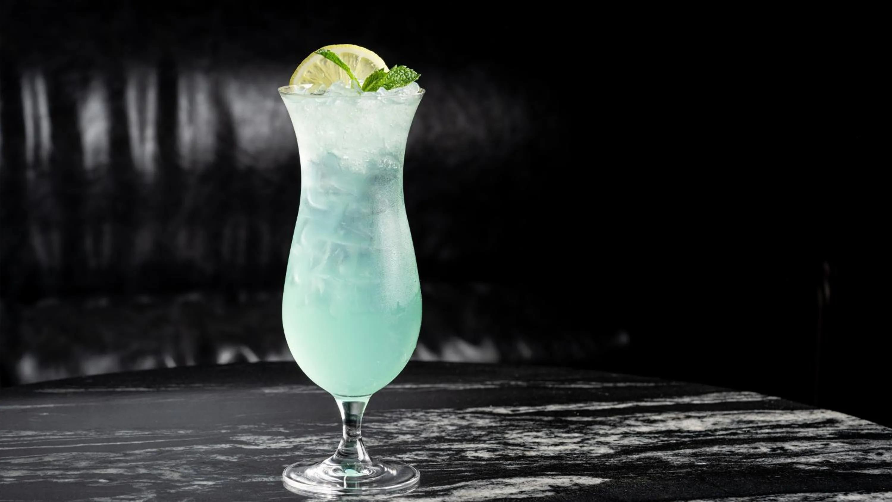 Lounge or bar in Crowne Plaza Hangzhou Riverside by IHG