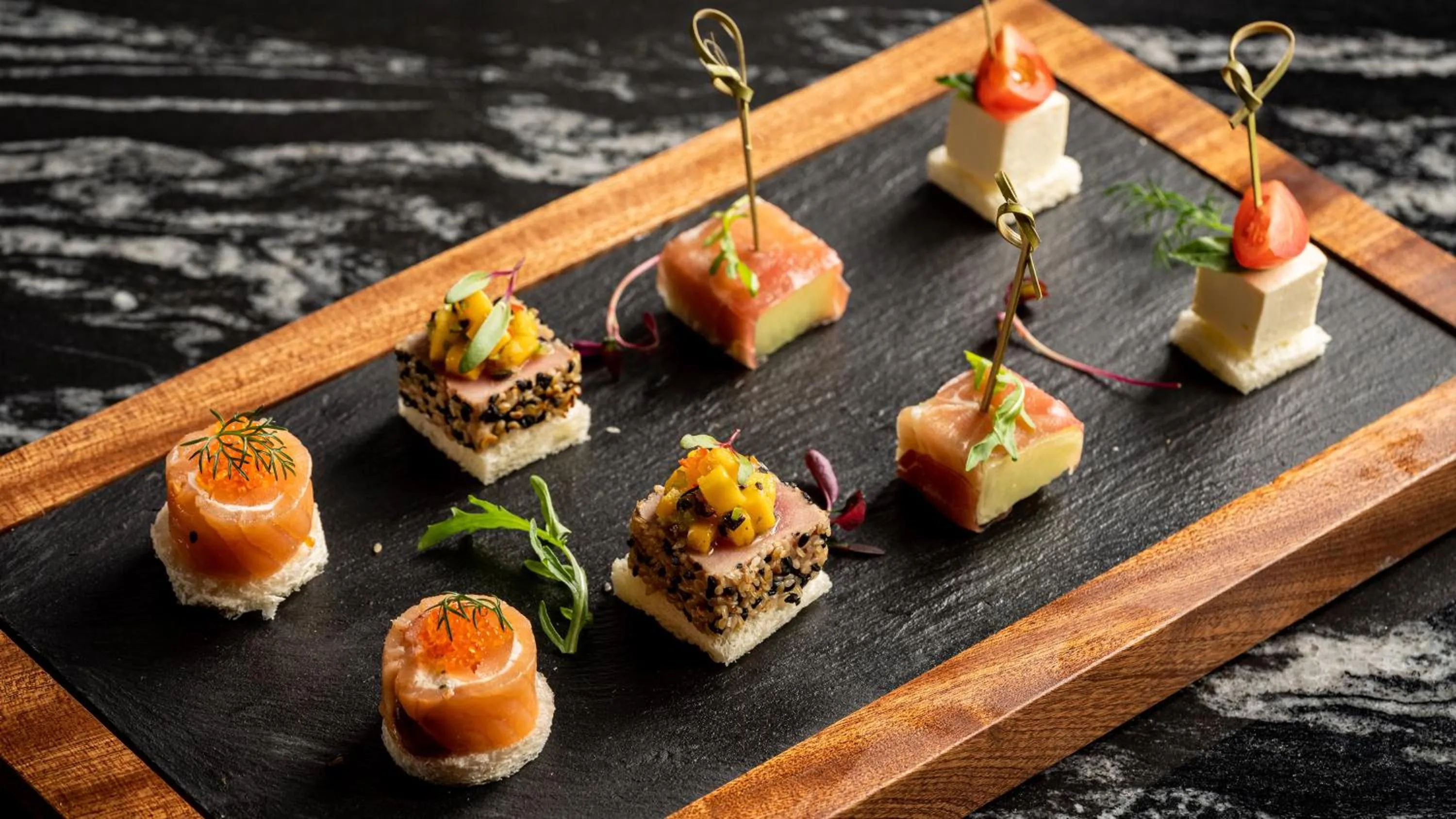 Restaurant/places to eat in Crowne Plaza Hangzhou Riverside by IHG