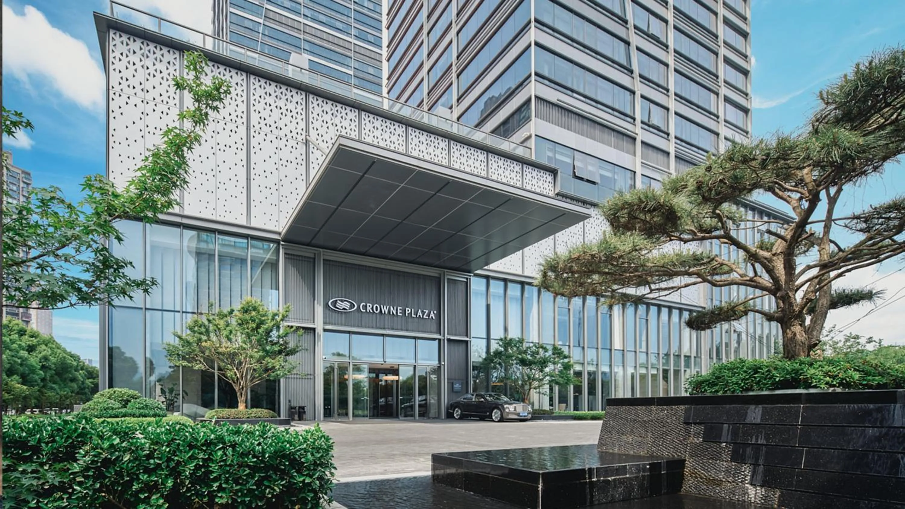 Property building in Crowne Plaza Hangzhou Riverside by IHG