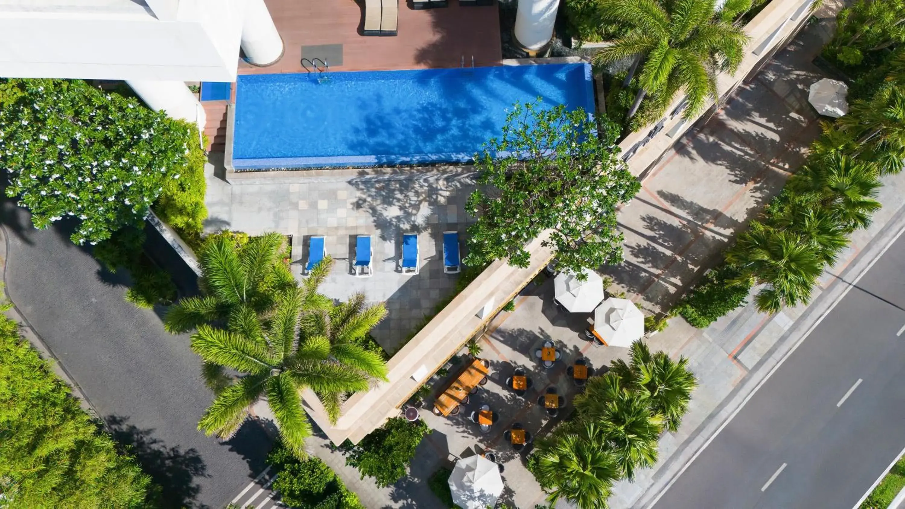 Swimming pool in InterContinental Residences Nha Trang by IHG Swimming pool in InterContinental Residences Nha Trang by IHG