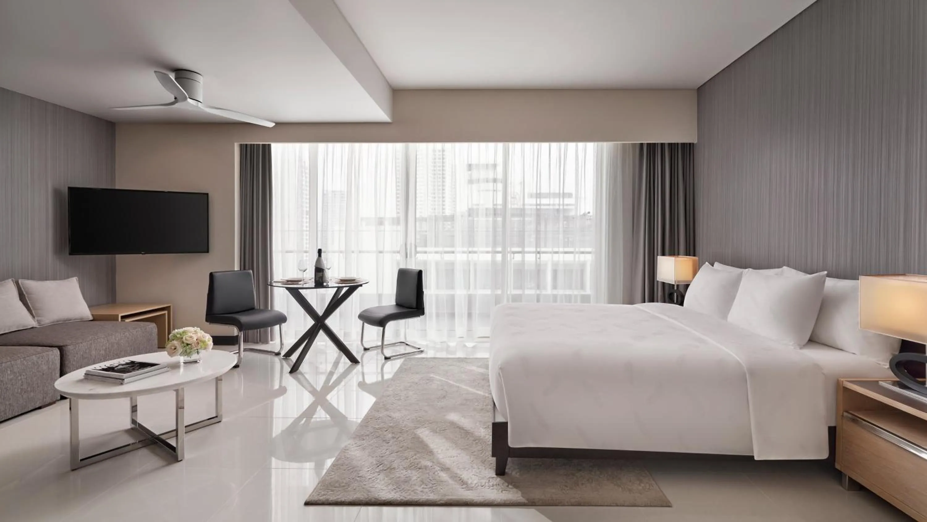 Photo of the whole room, Bed in Costa Executive Residences