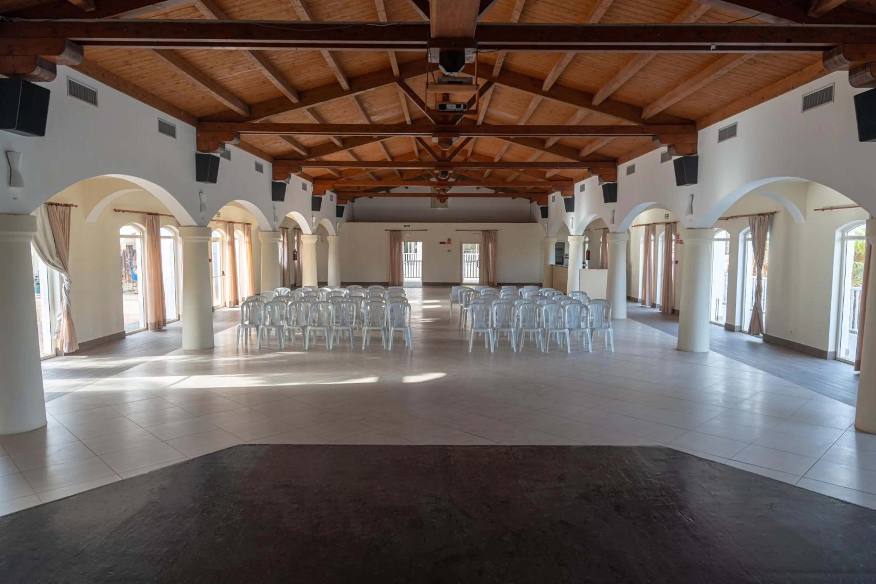 Meeting/conference room in VOI Praia de Chaves Resort