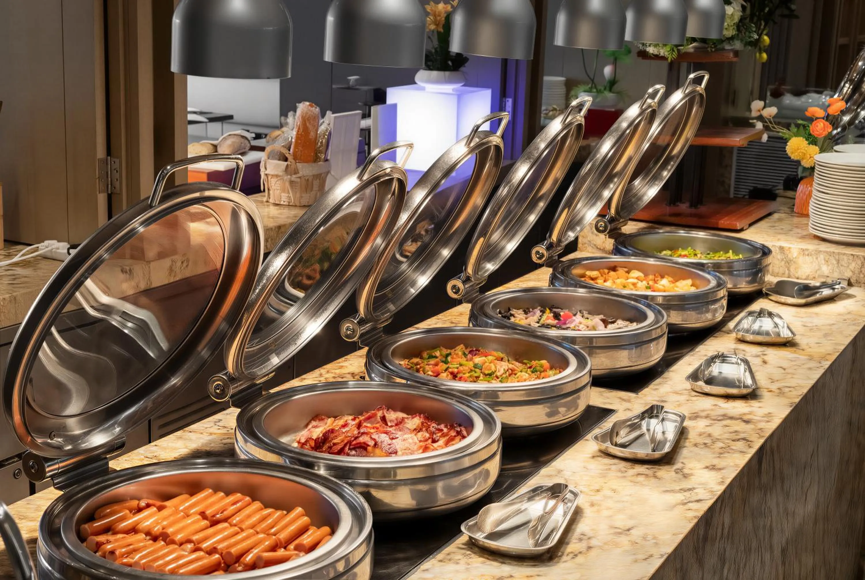 Buffet breakfast in Genpla Hotel, Shenzhen Qianhai