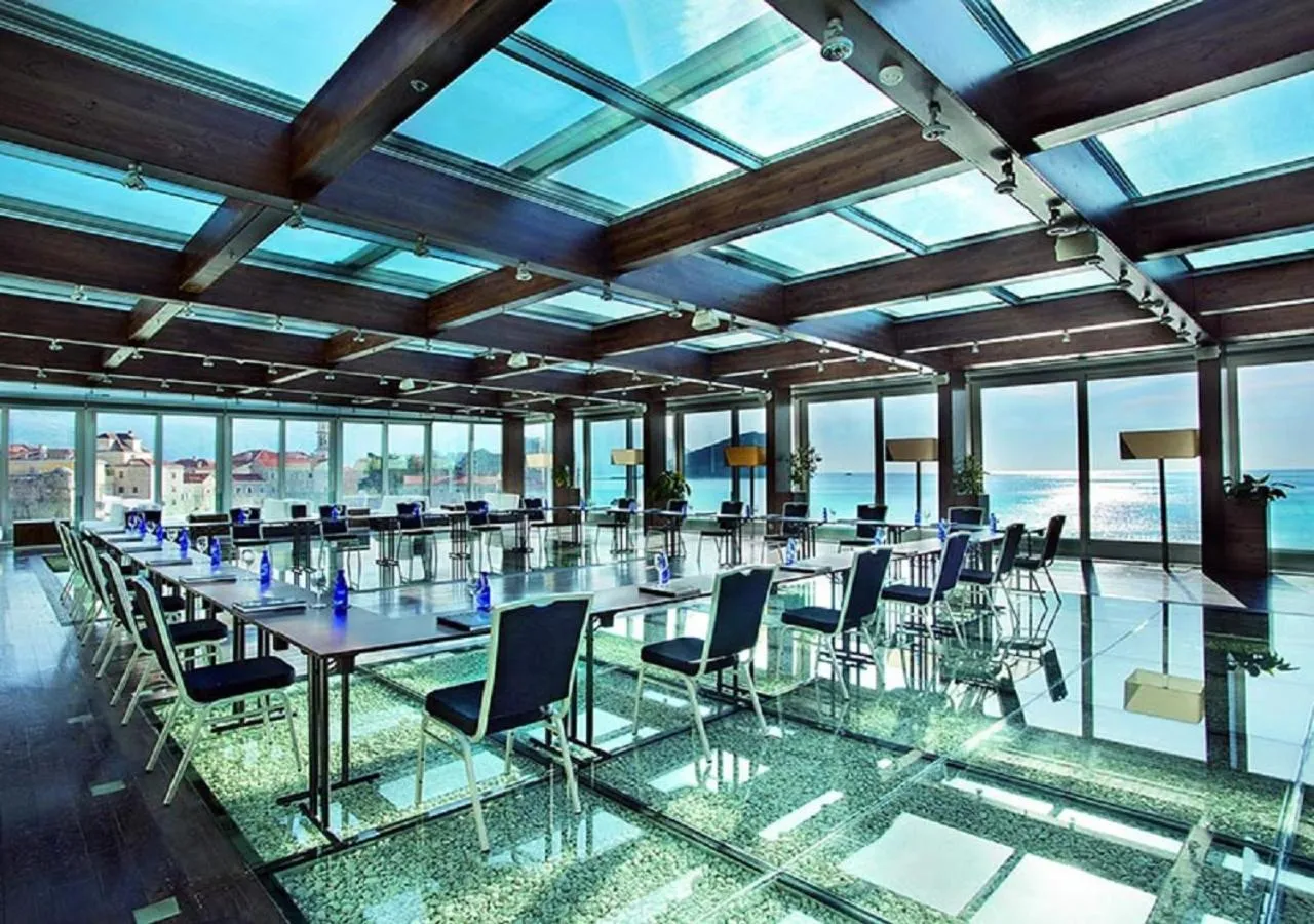 Business facilities in Avala Resort & Villas