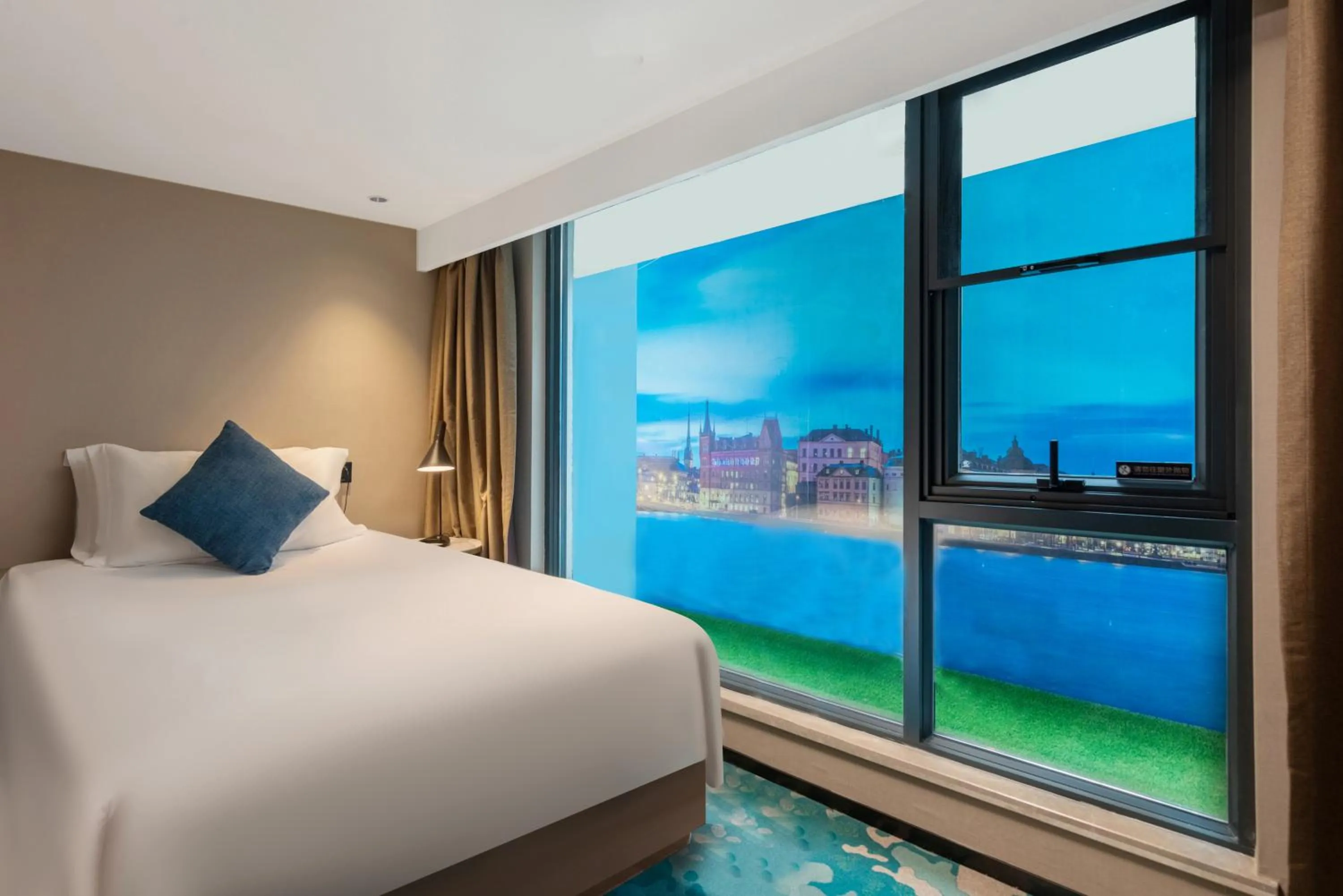 Property building, Bed in Echarm PLUS International Hotel Zhujiang New Town Wuyangcun Metro Station Branch- Free Deliver Service to Canton Fair Complex During Canton Fair Period