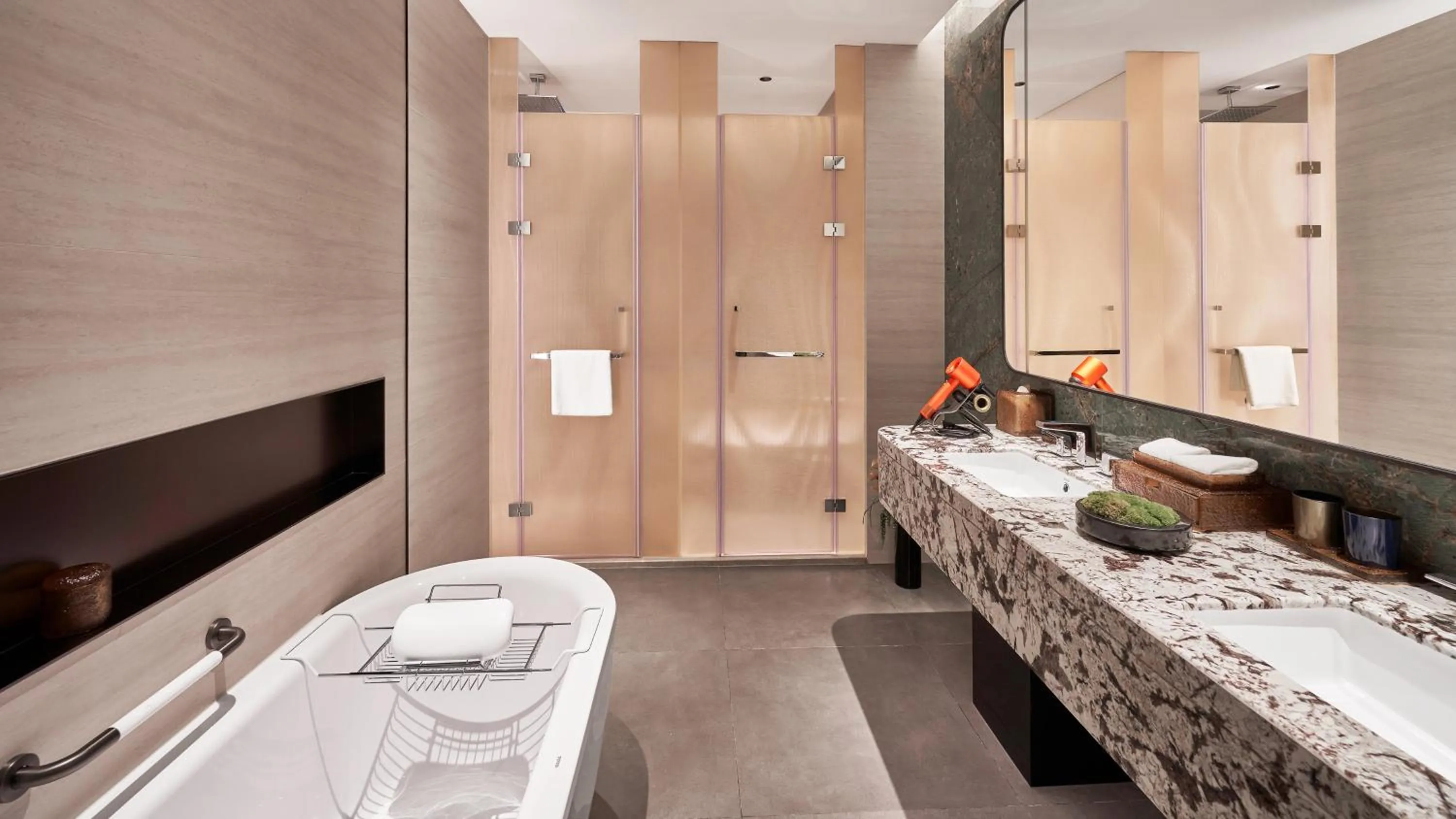 Photo of the whole room in Hotel Indigo Hangzhou Tianmushan