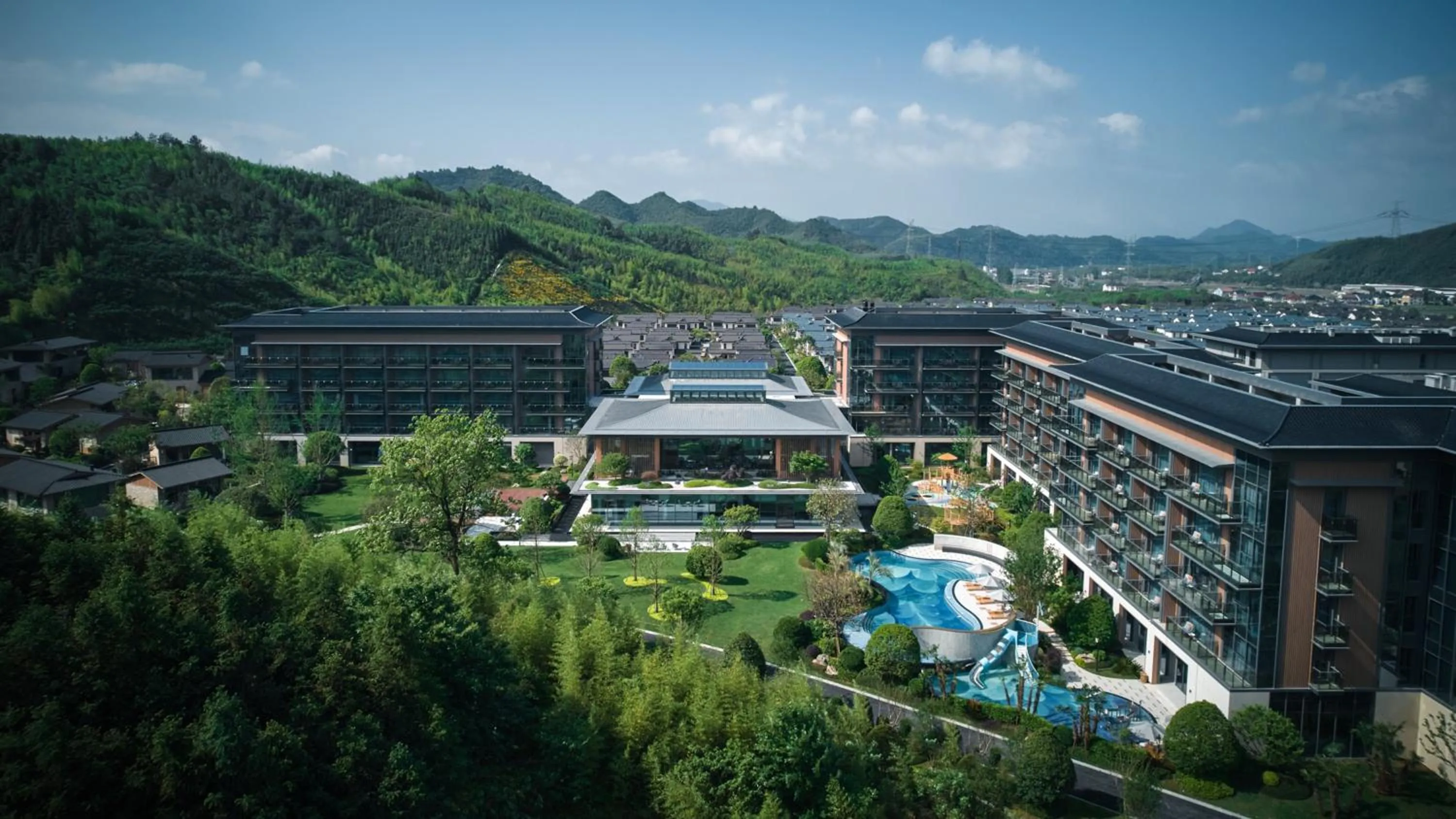 Property building in Hotel Indigo Hangzhou Tianmushan