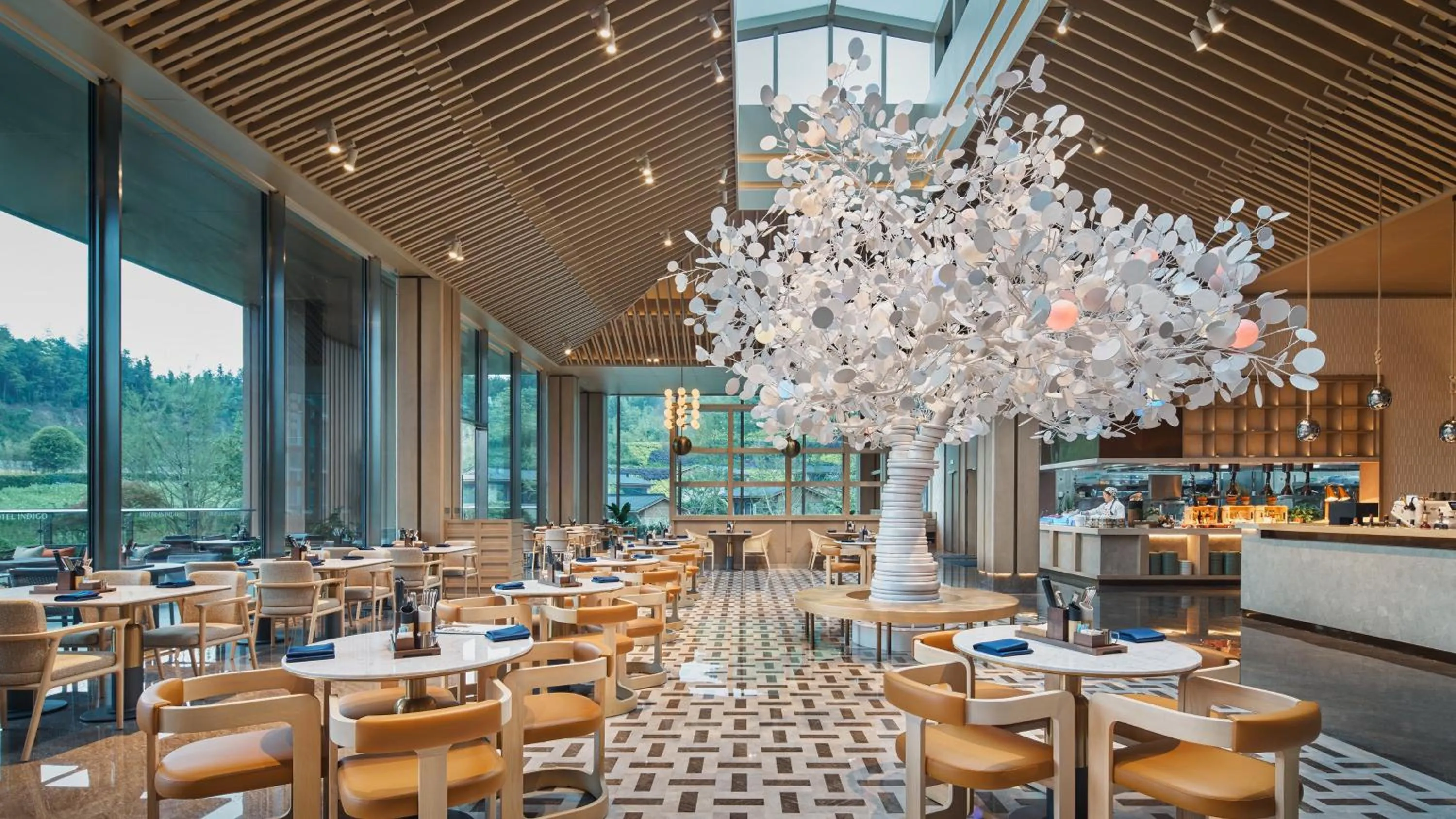 Restaurant/places to eat in Hotel Indigo Hangzhou Tianmushan