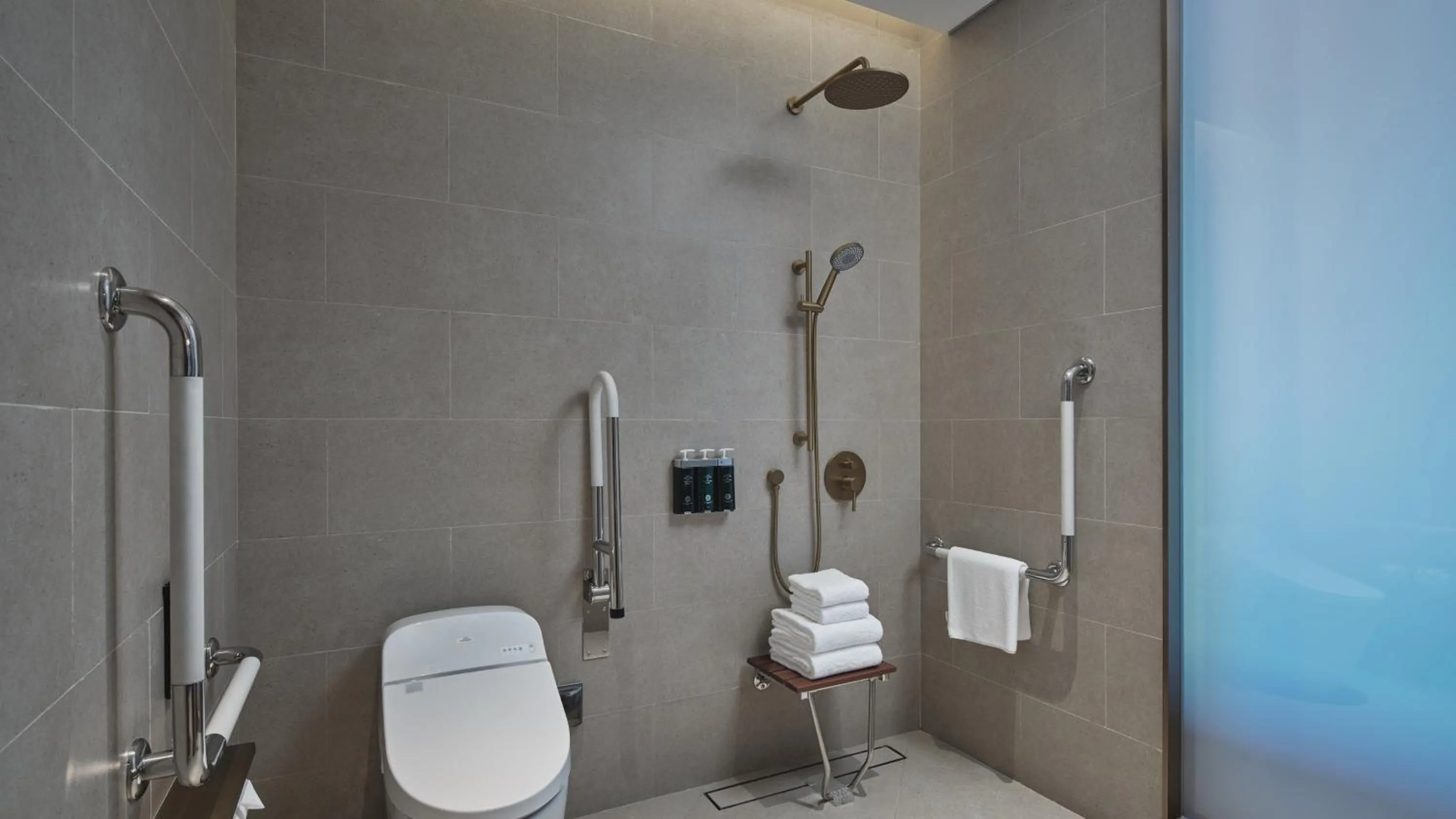 Bathroom in Hotel Indigo Hangzhou Tianmushan