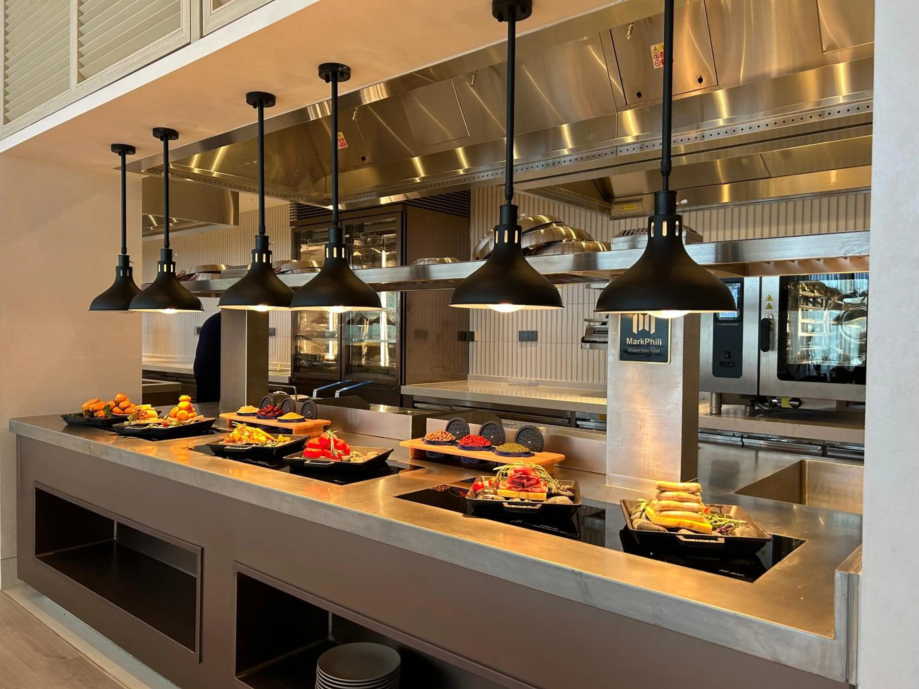 Breakfast in The Mermoon Resort Hainan Tufu Bay, Tapestry By Hilton