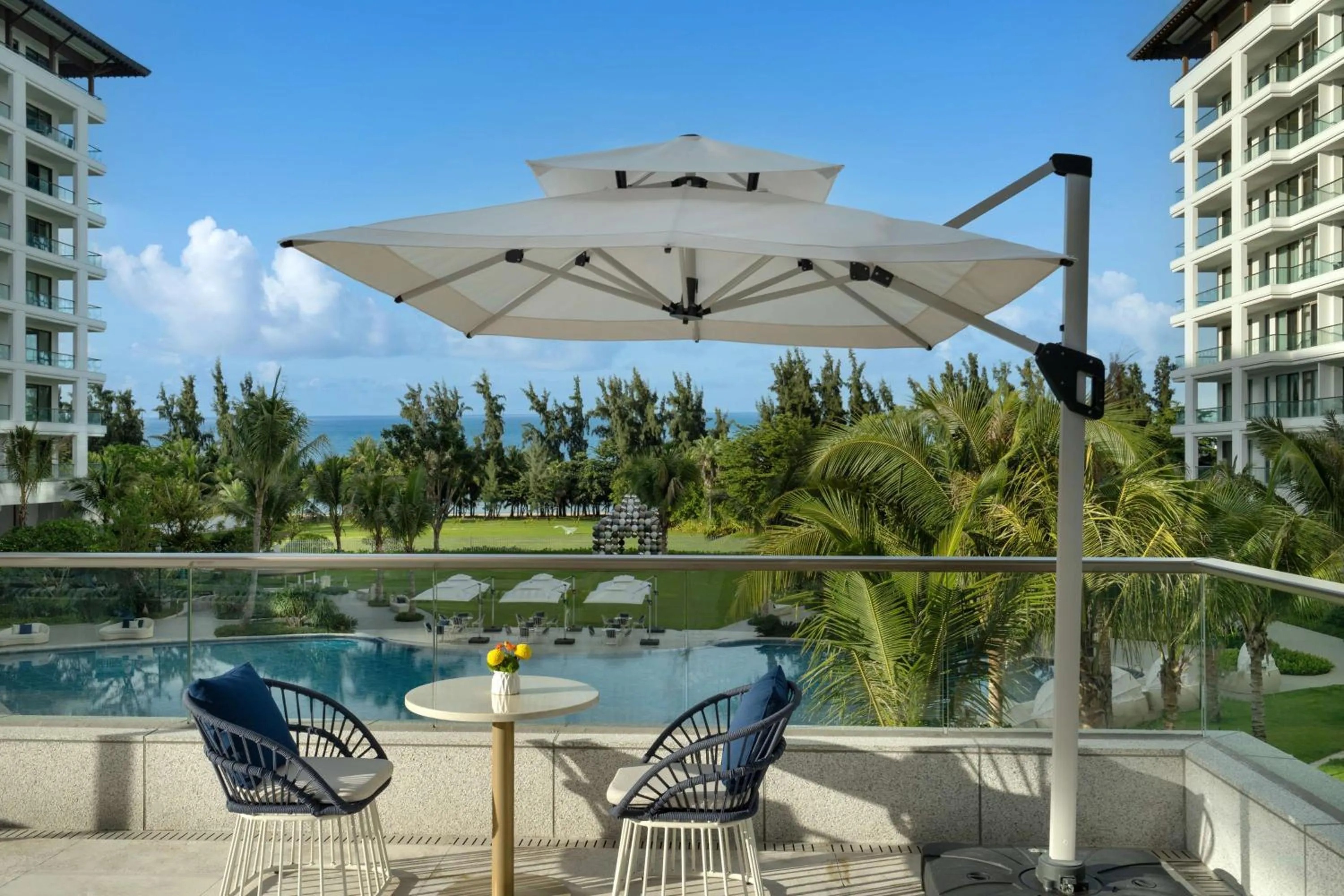 Patio in The Mermoon Resort Hainan Tufu Bay, Tapestry By Hilton