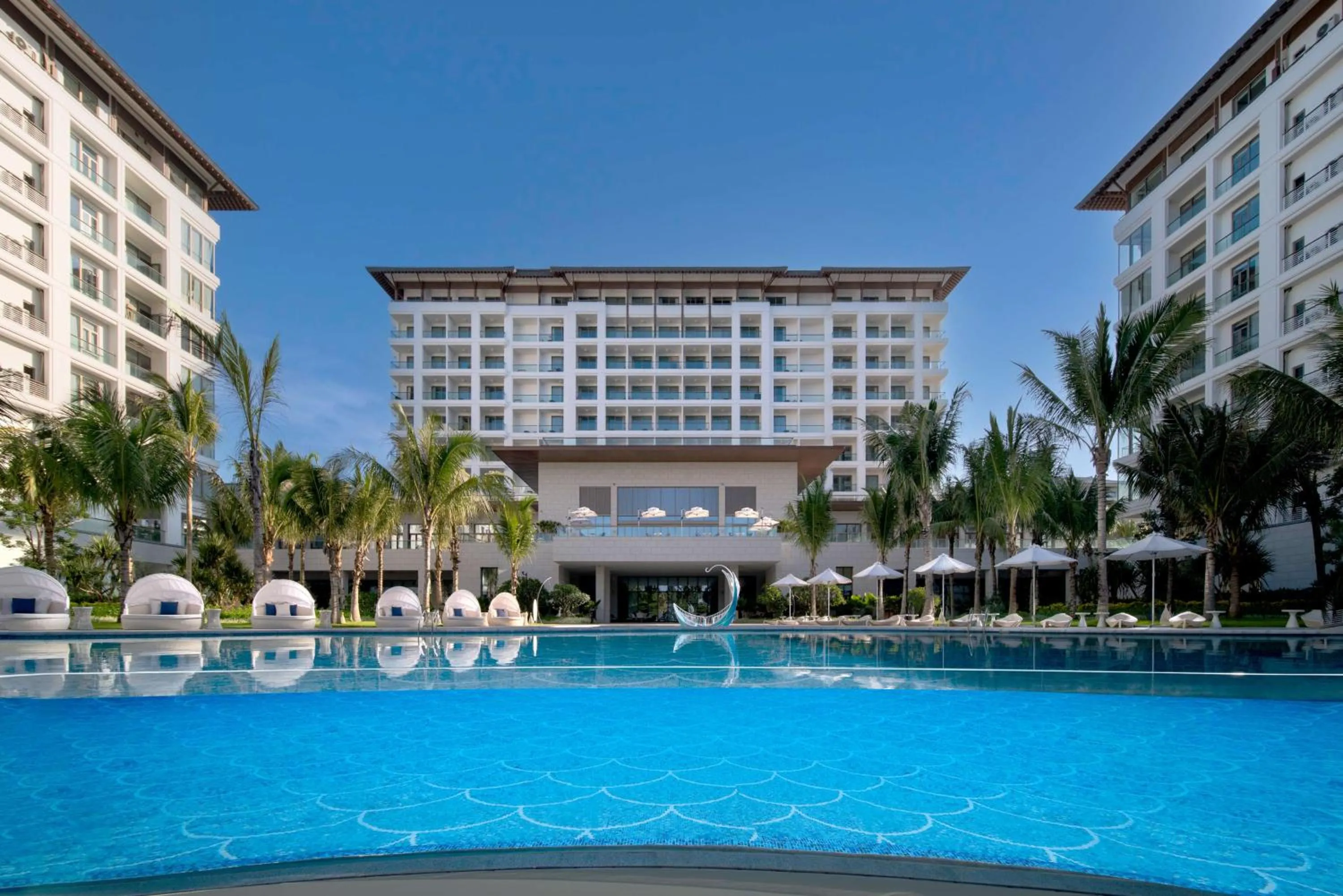 Property building in The Mermoon Resort Hainan Tufu Bay, Tapestry By Hilton