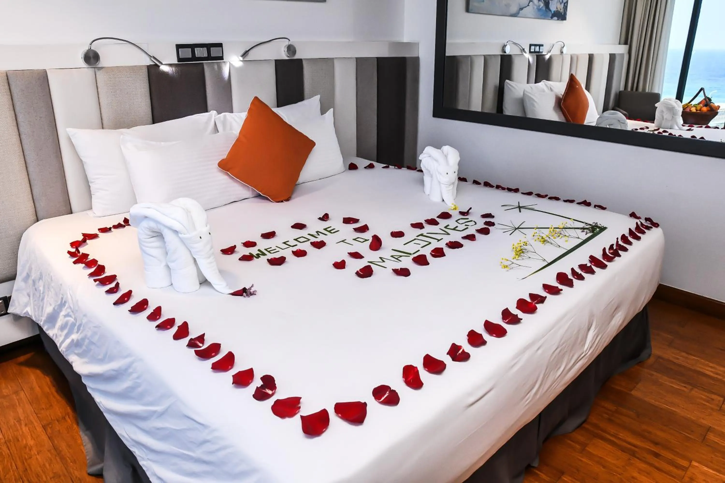 Bedroom, Bed in Beehive Premier