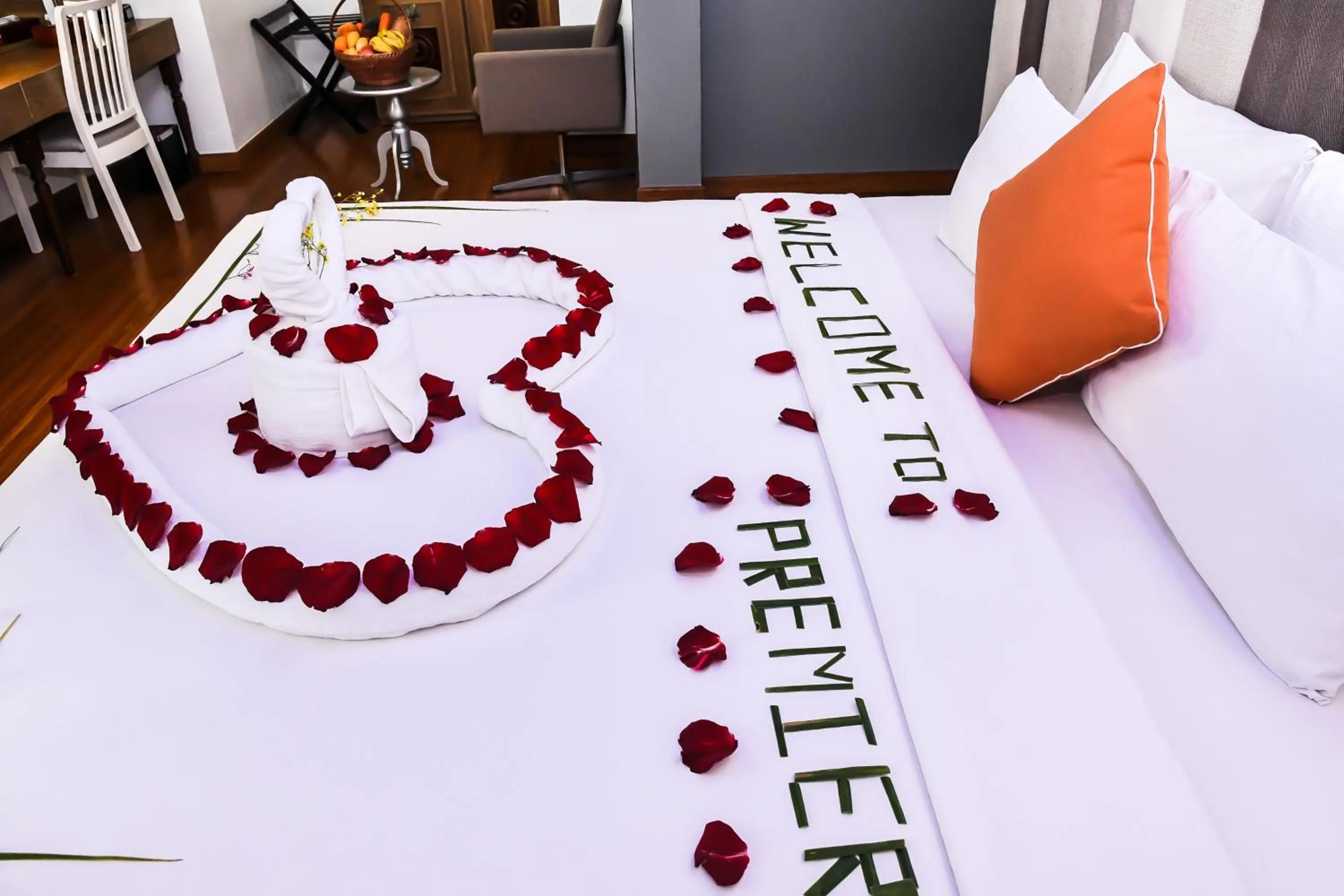 Bedroom, Bed in Beehive Premier