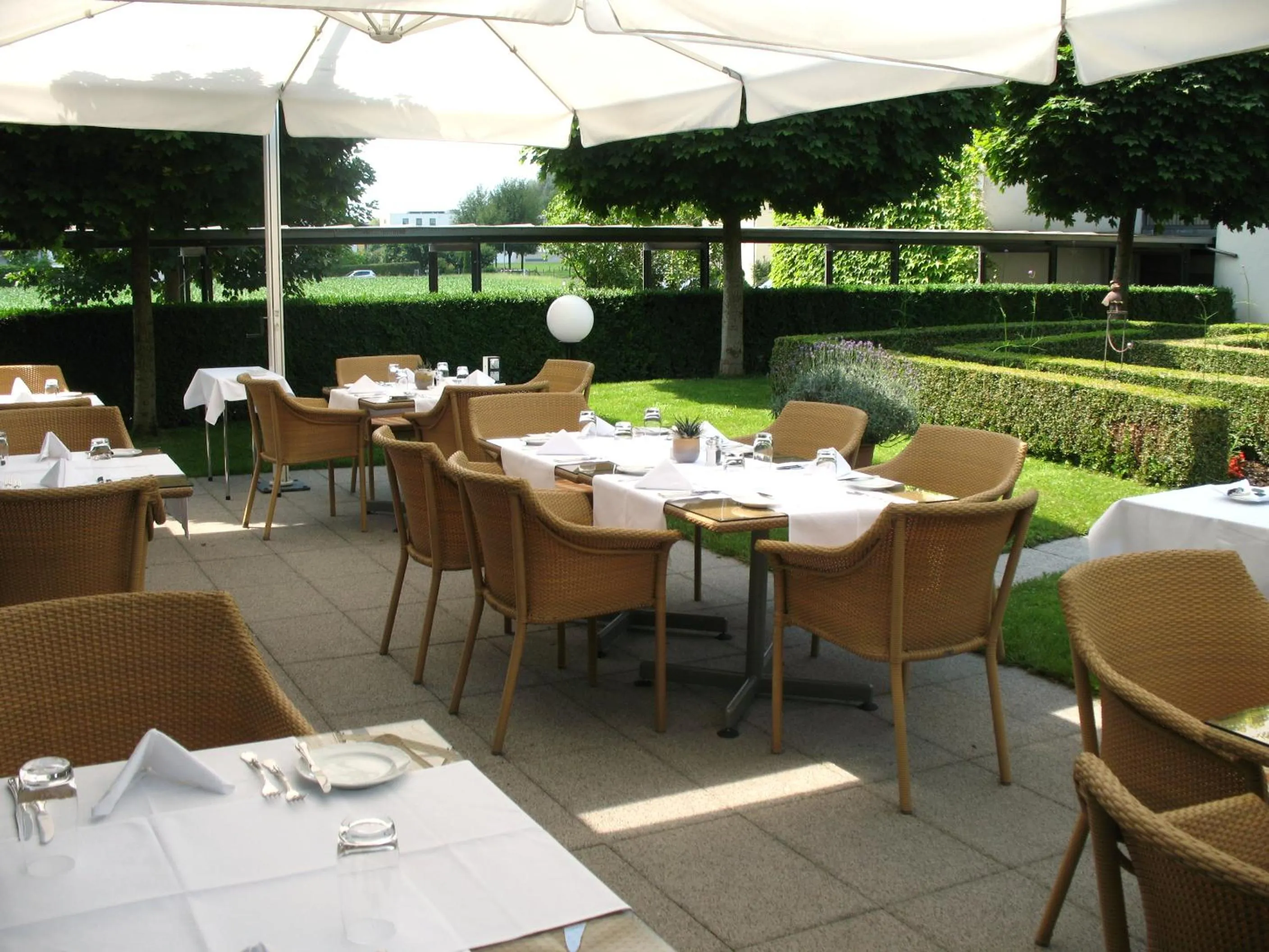 Restaurant/places to eat in Hotel Schatzmann