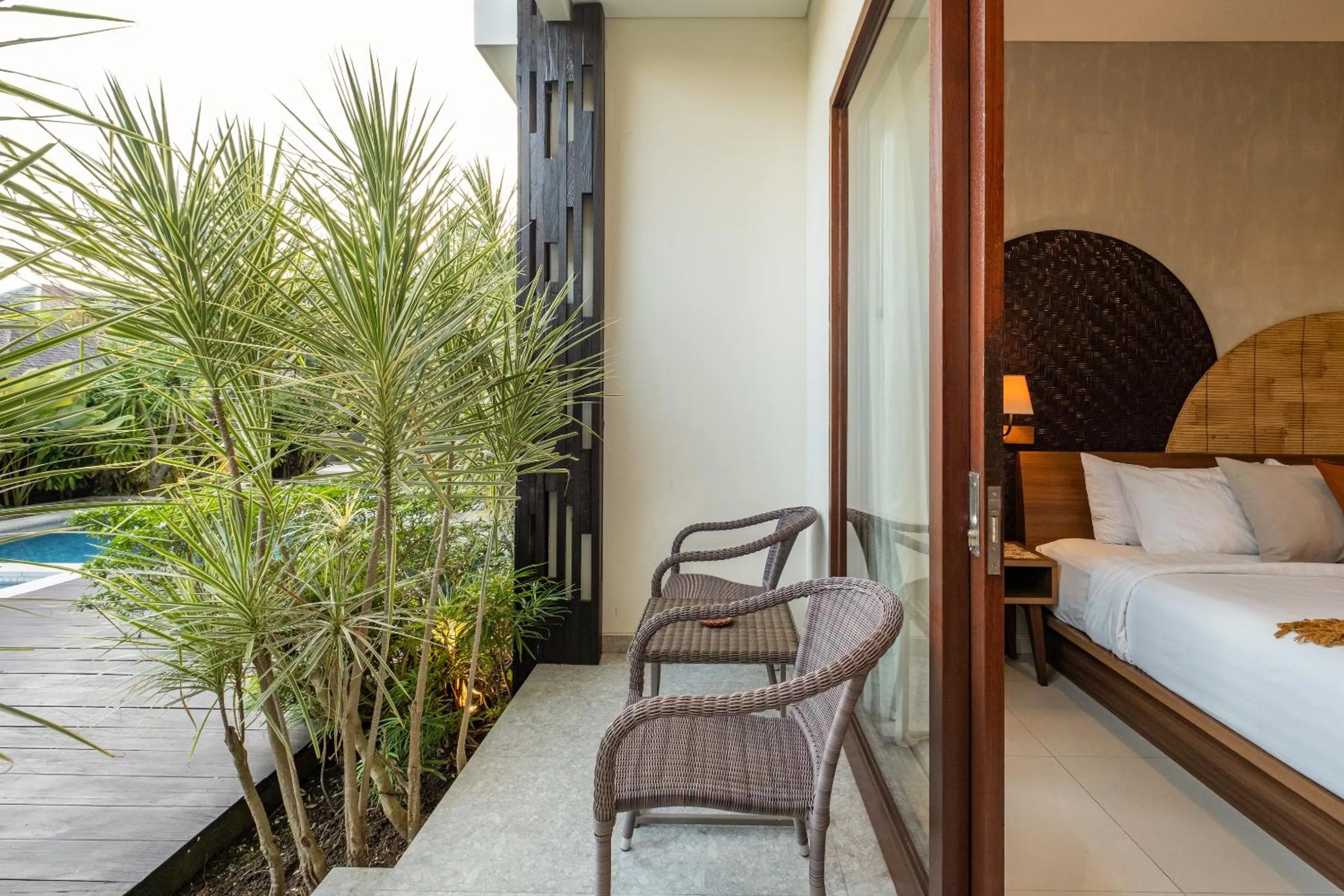 Balcony/Terrace, Bed in Cove Tevana