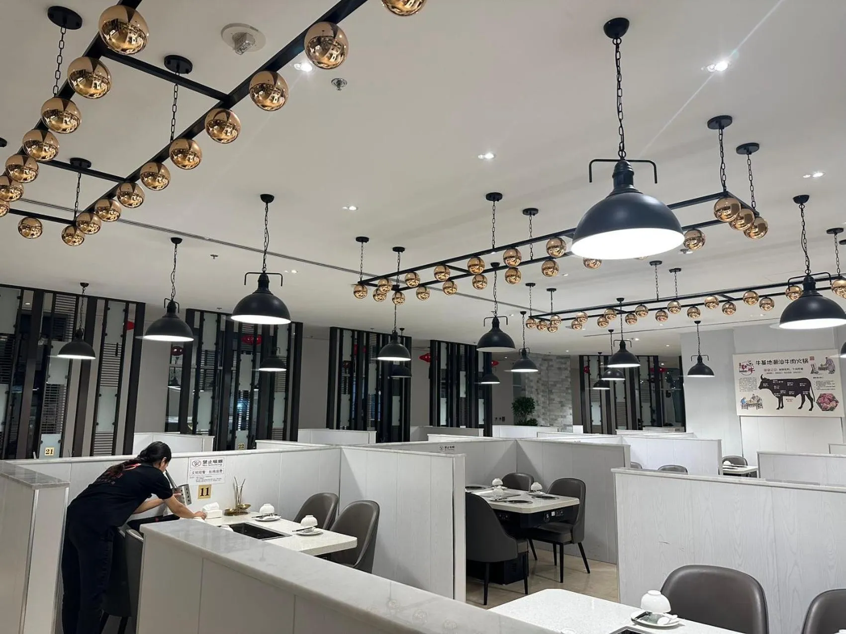 Restaurant/places to eat in Peony Hotel