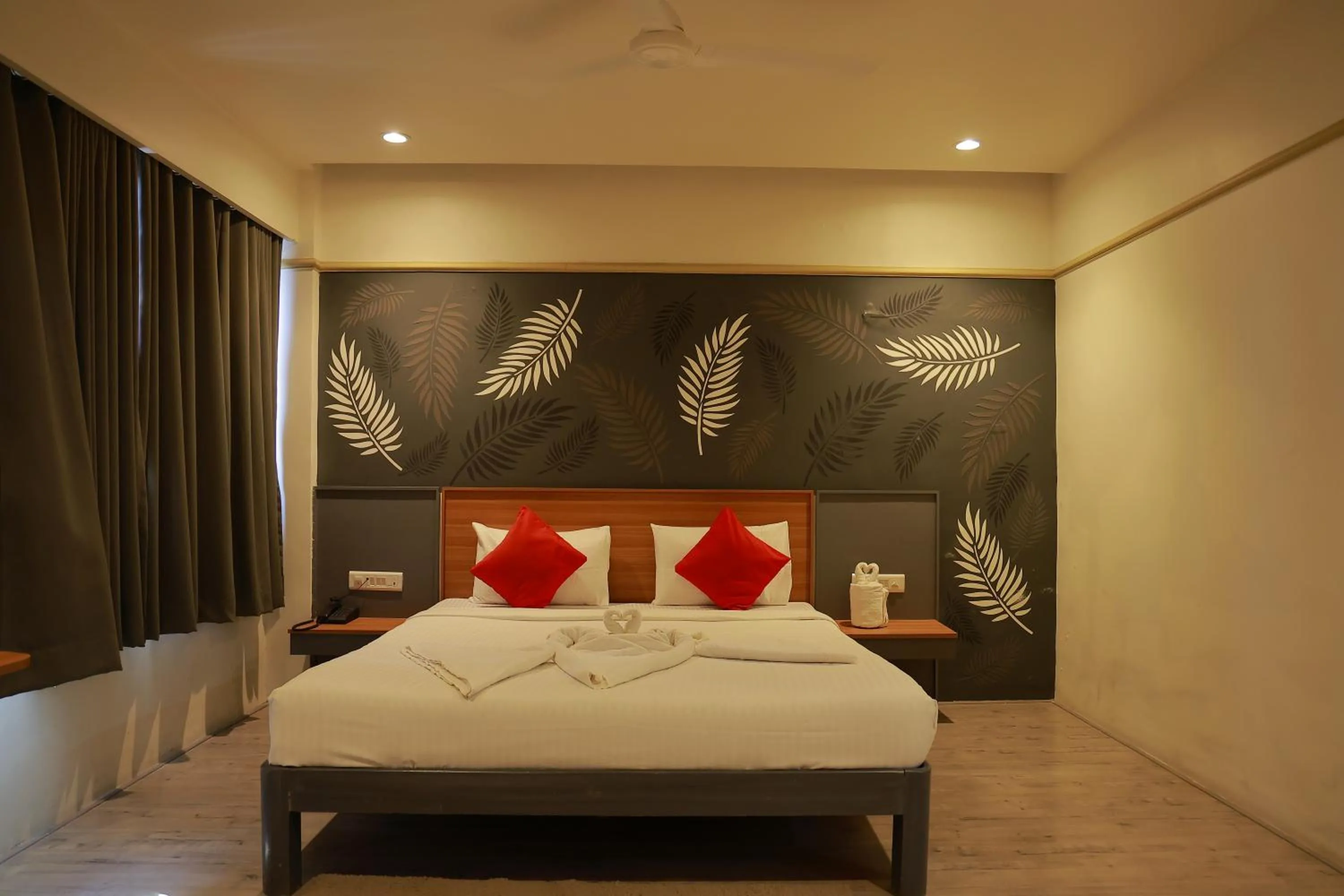 Bedroom, Bed in Hotel Sai Palkhi Niwara