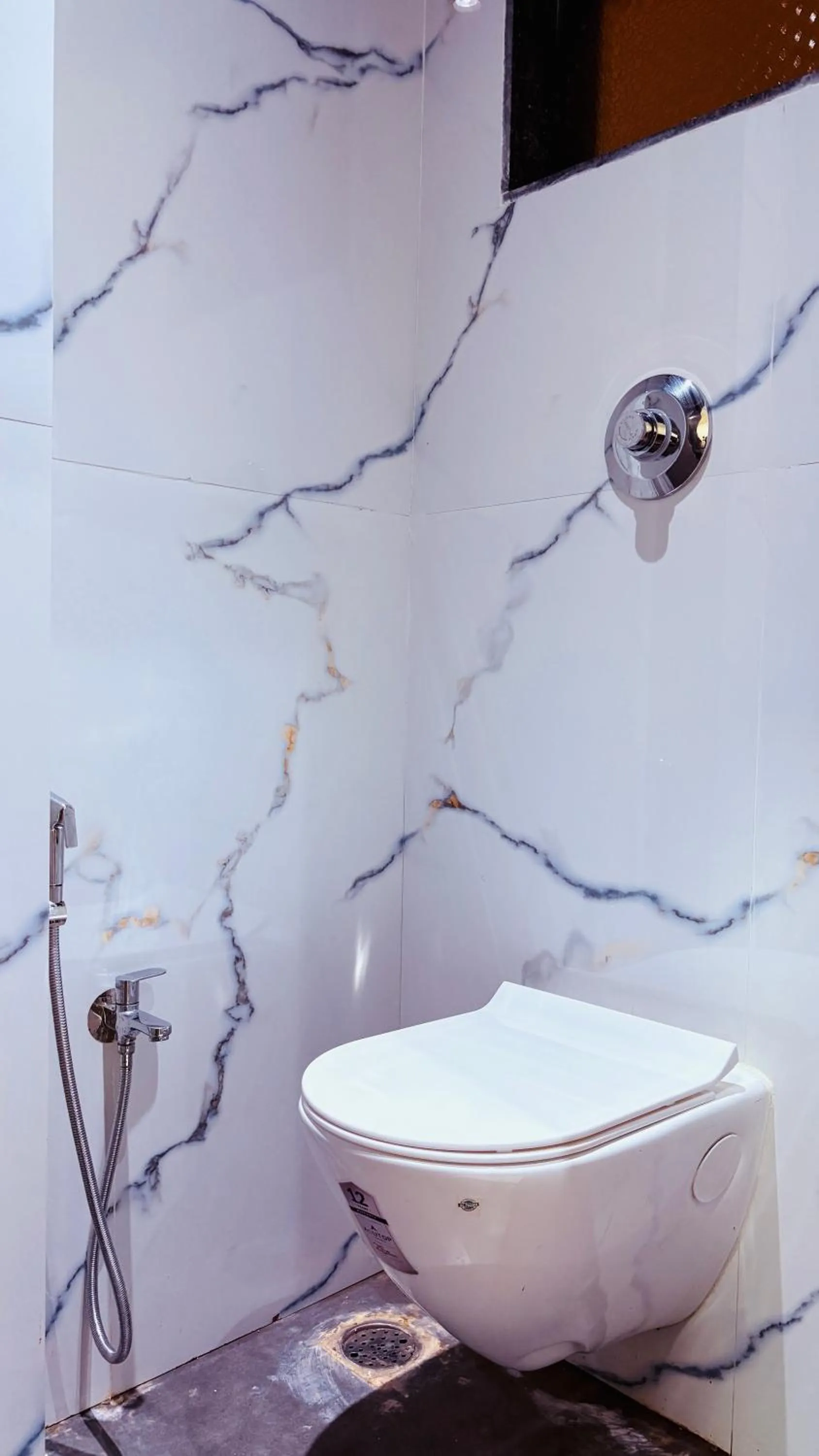 Bathroom in Hotel Sai Palkhi Niwara