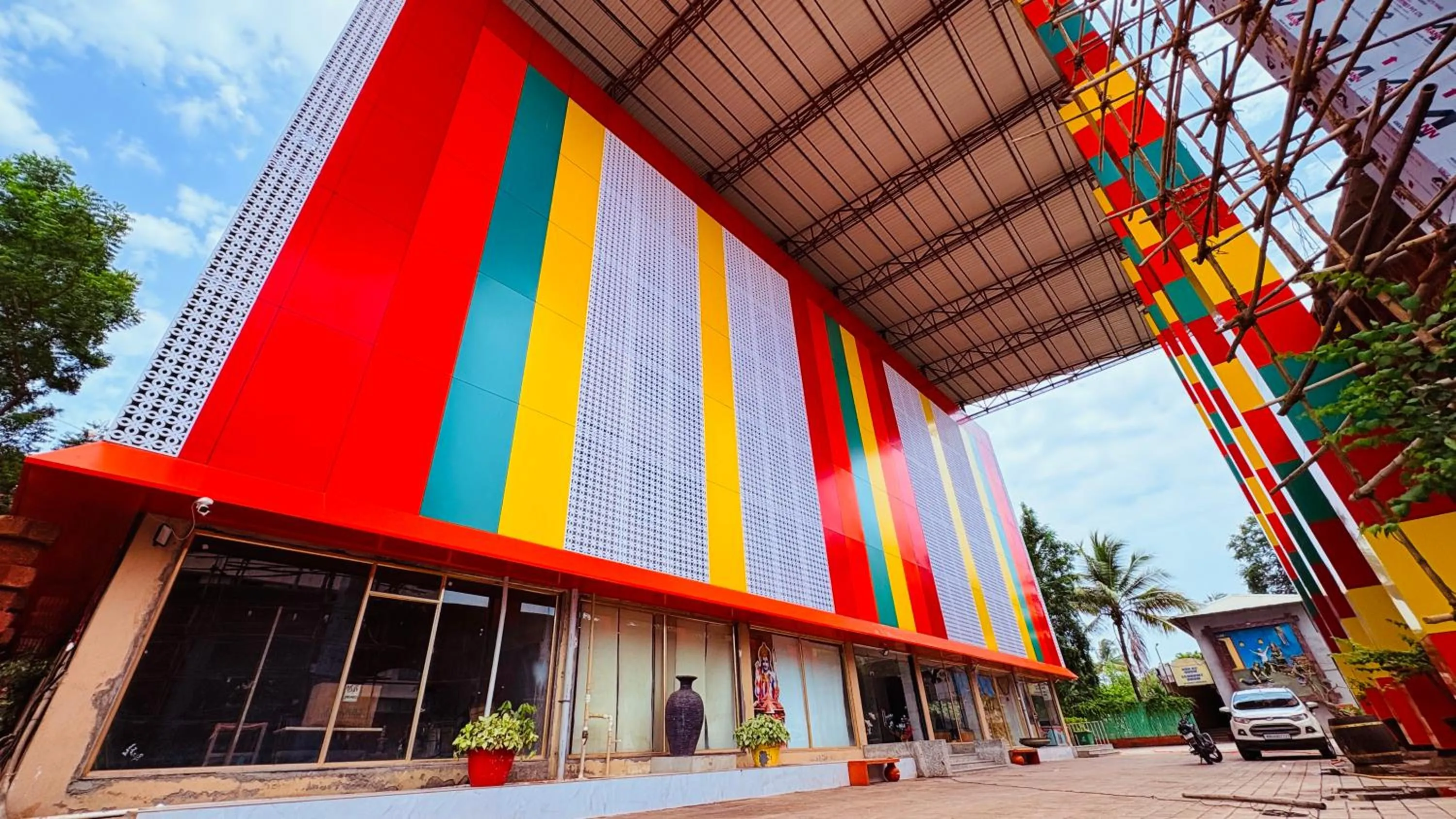 Property building in Hotel Sai Palkhi Niwara