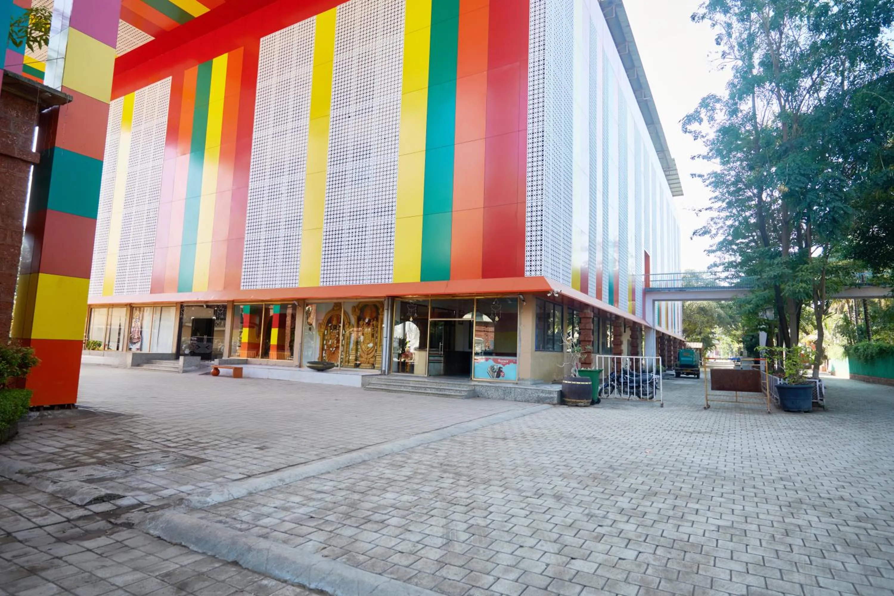 Property building in Hotel Sai Palkhi Niwara