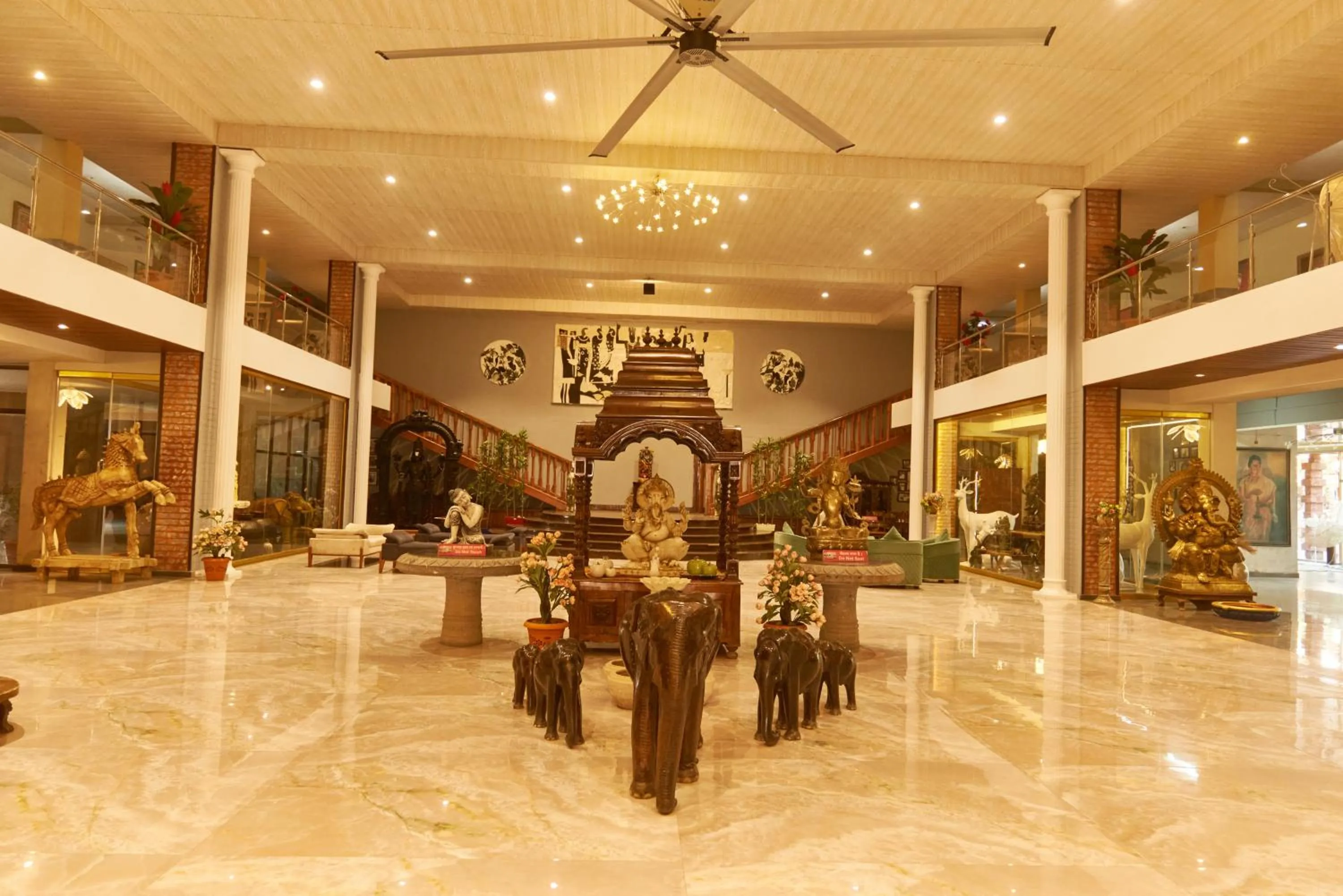Lobby or reception in Hotel Sai Palkhi Niwara