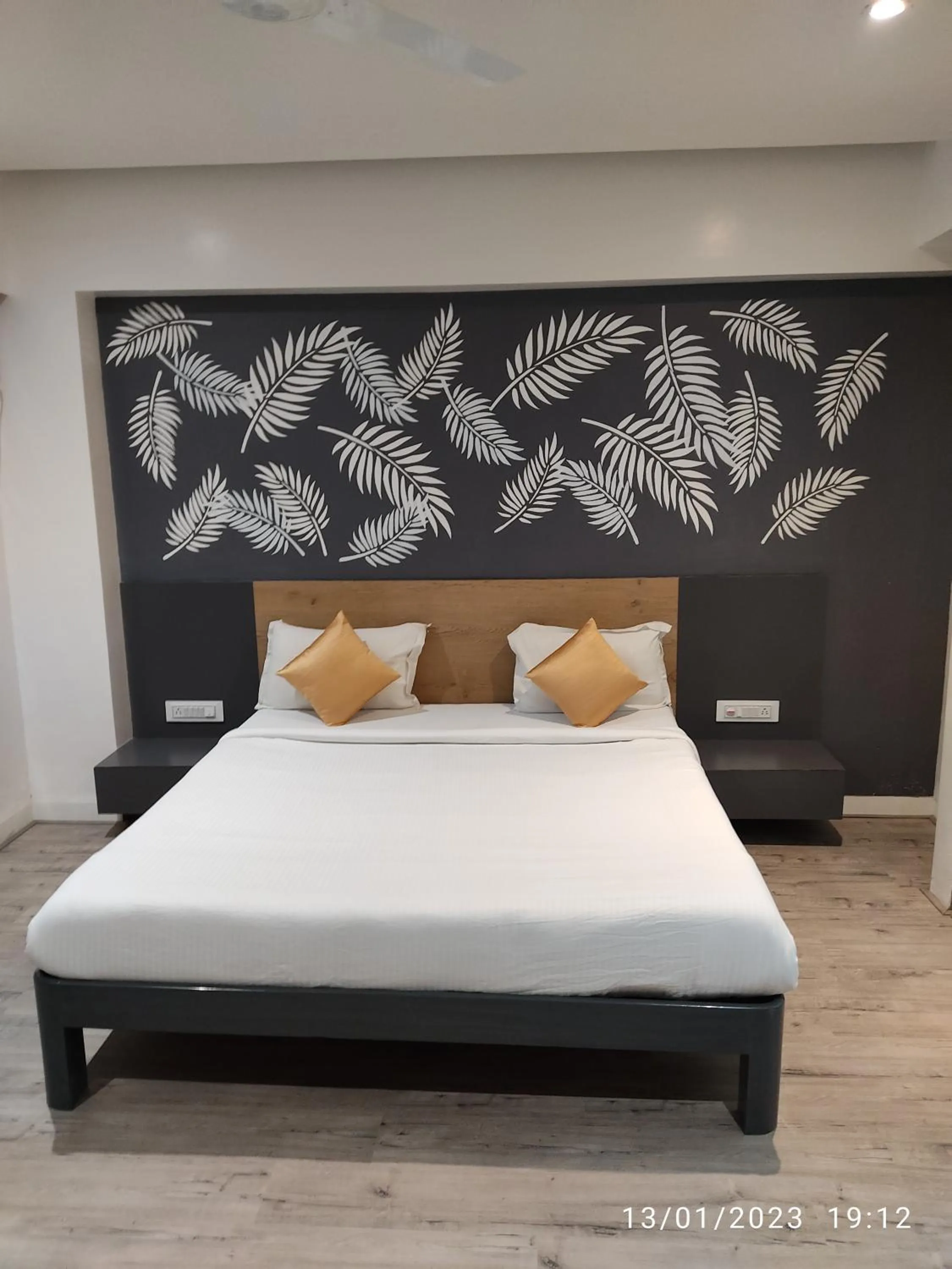 Bedroom, Bed in Hotel Sai Palkhi Niwara