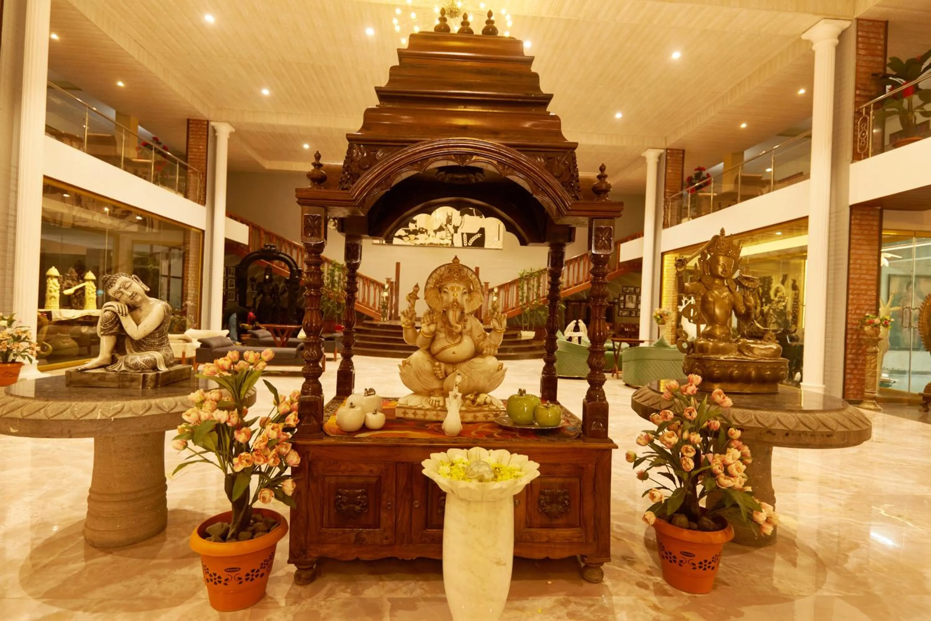 Lobby or reception in Hotel Sai Palkhi Niwara