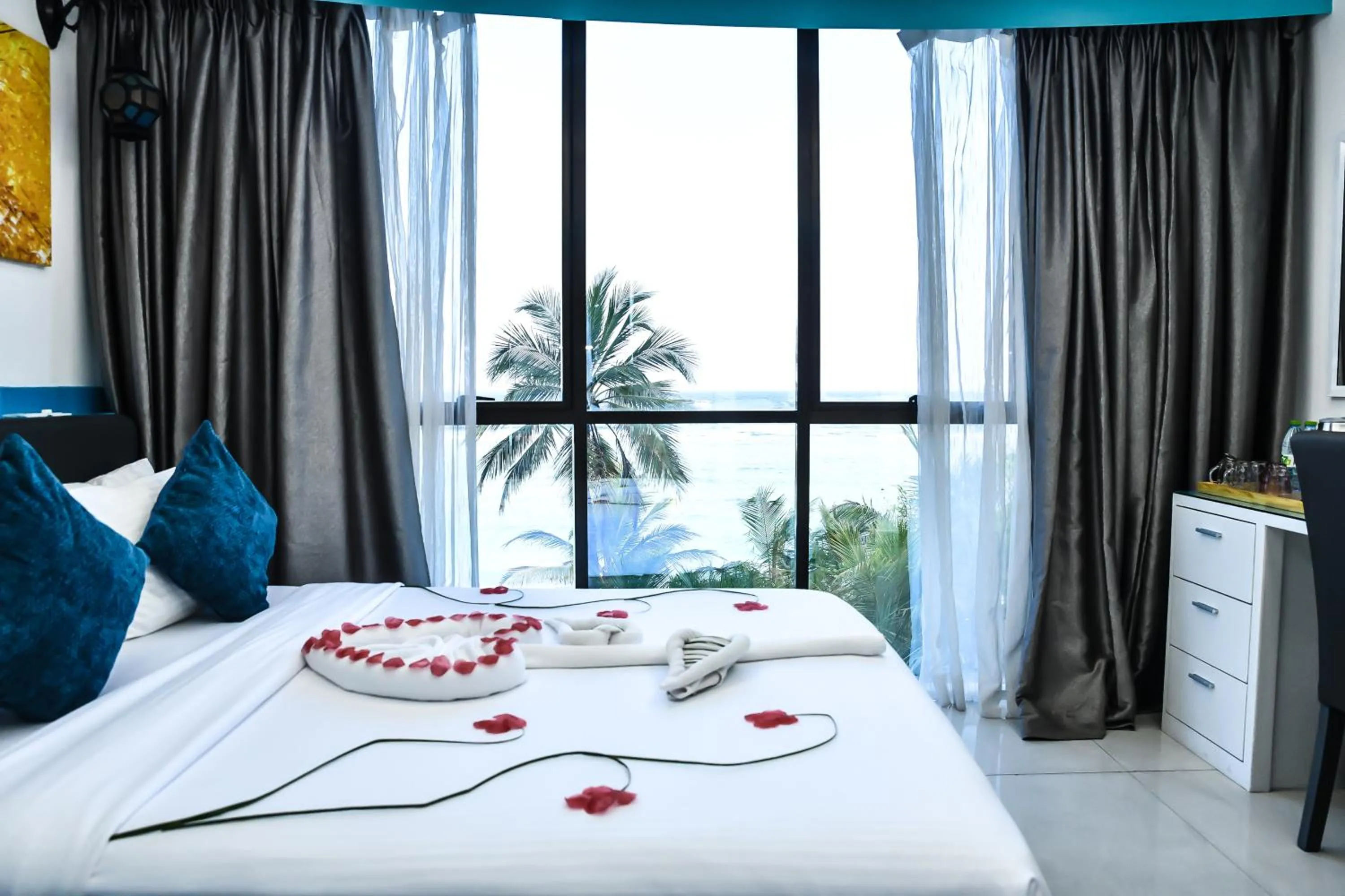 Bed in The Hive Beach